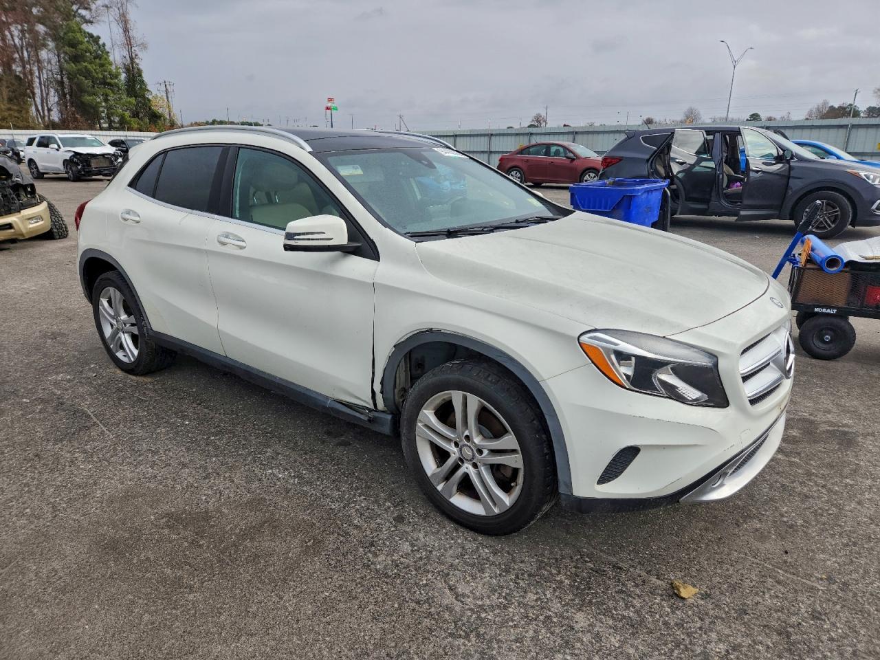 2016 MERCEDES-BENZ GLA-Class