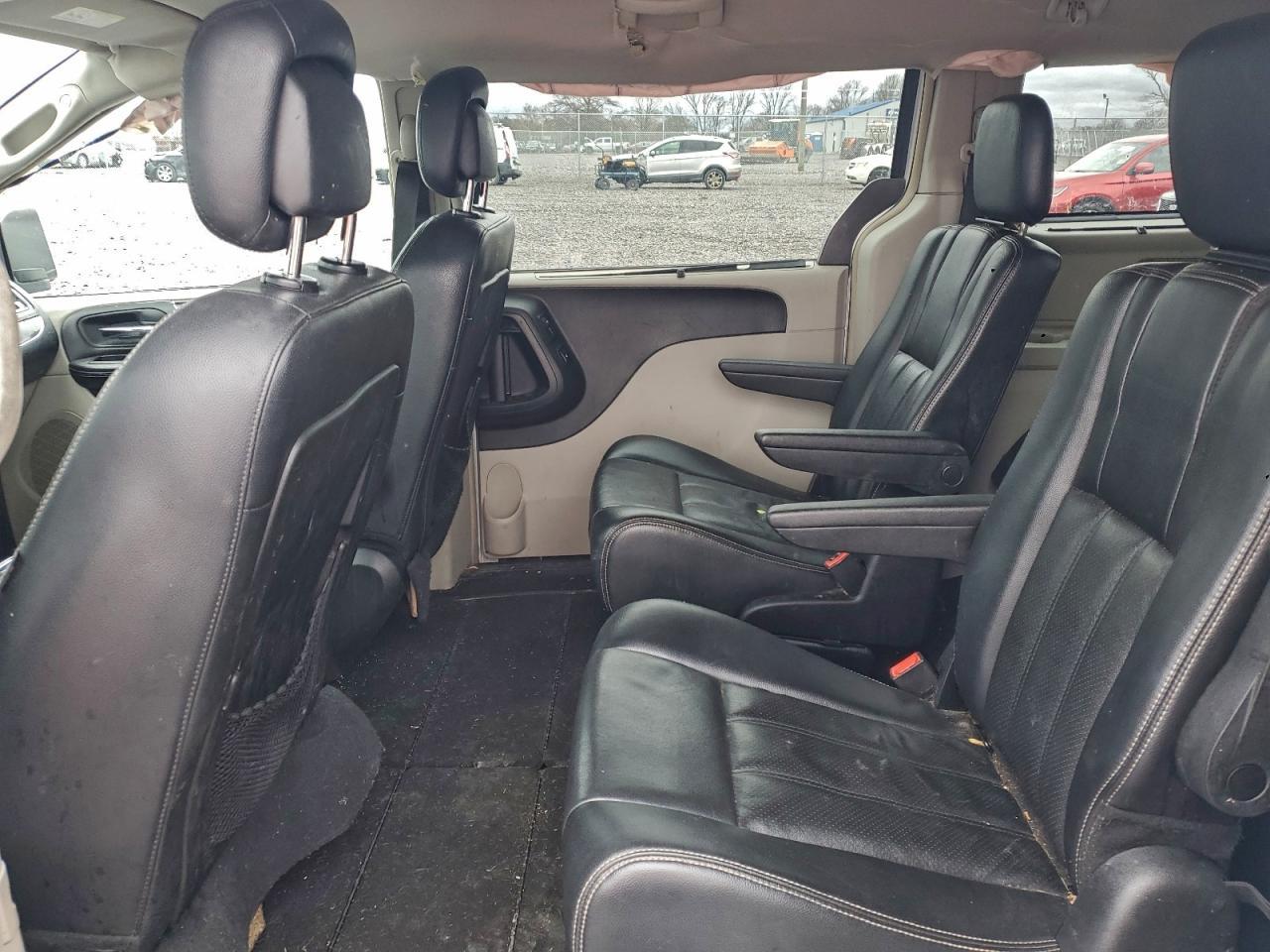 2012 CHRYSLER Town & Country