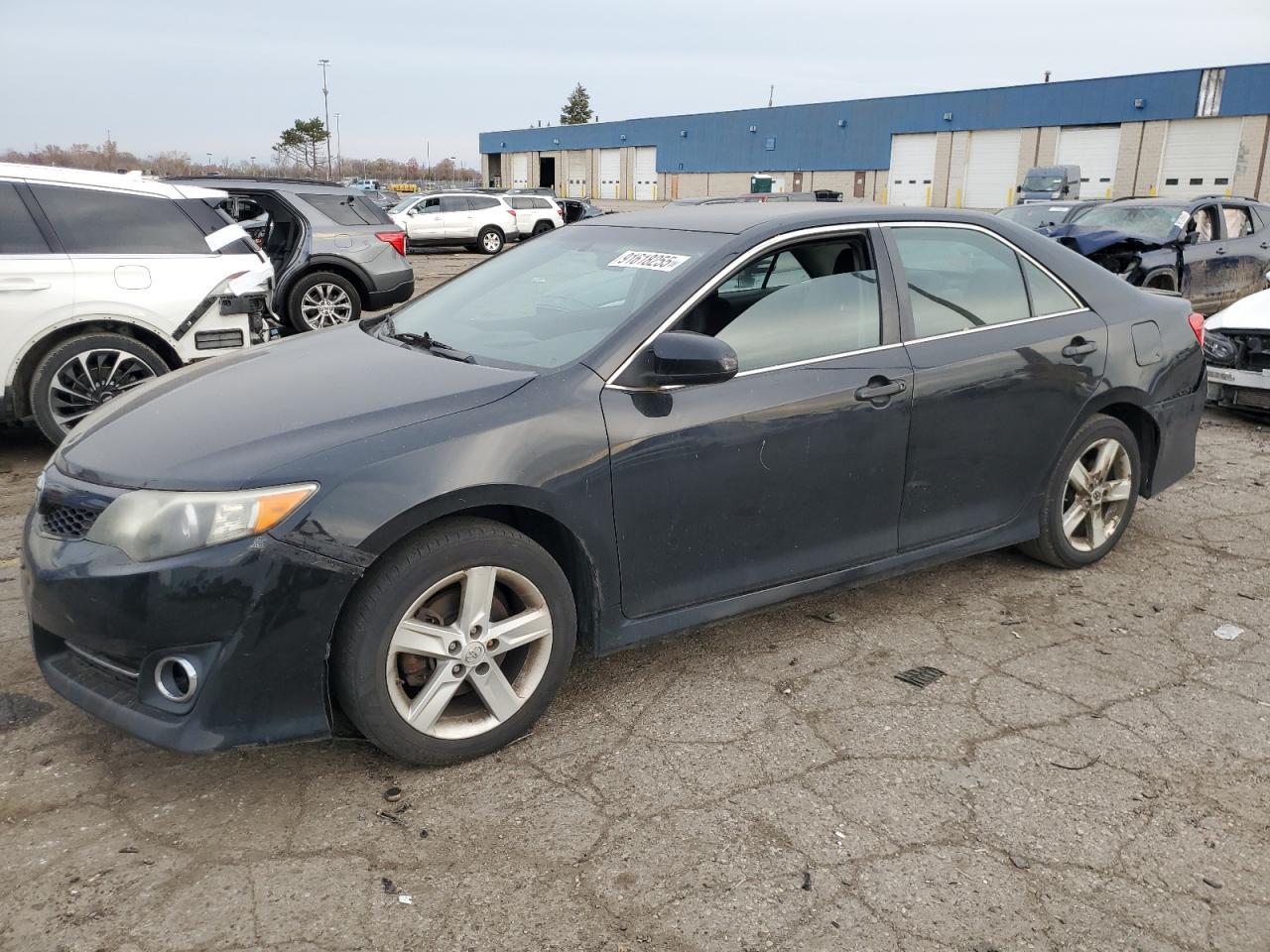 2014 TOYOTA CAMRY
