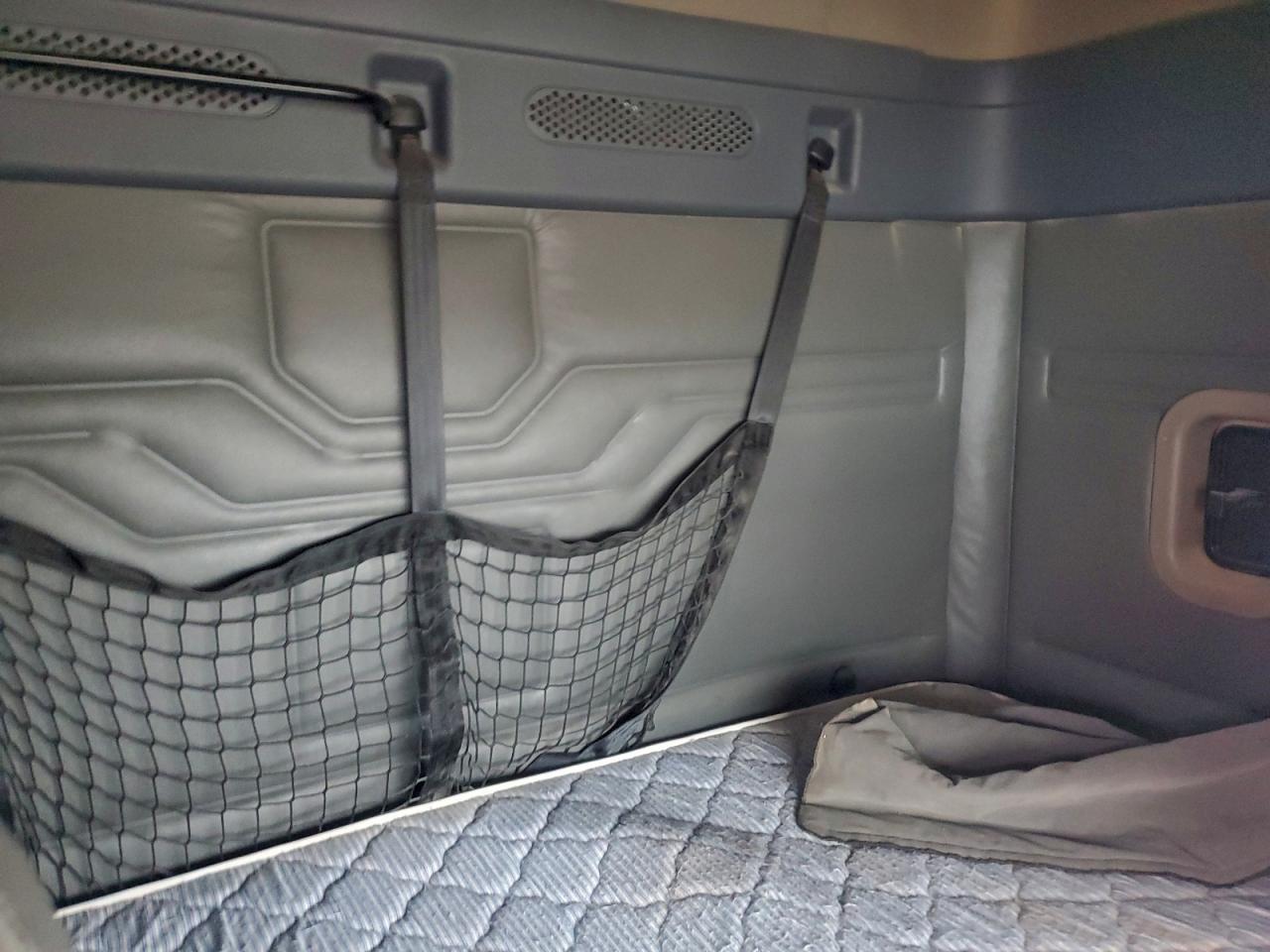 2013 FREIGHTLINER CASCADIA