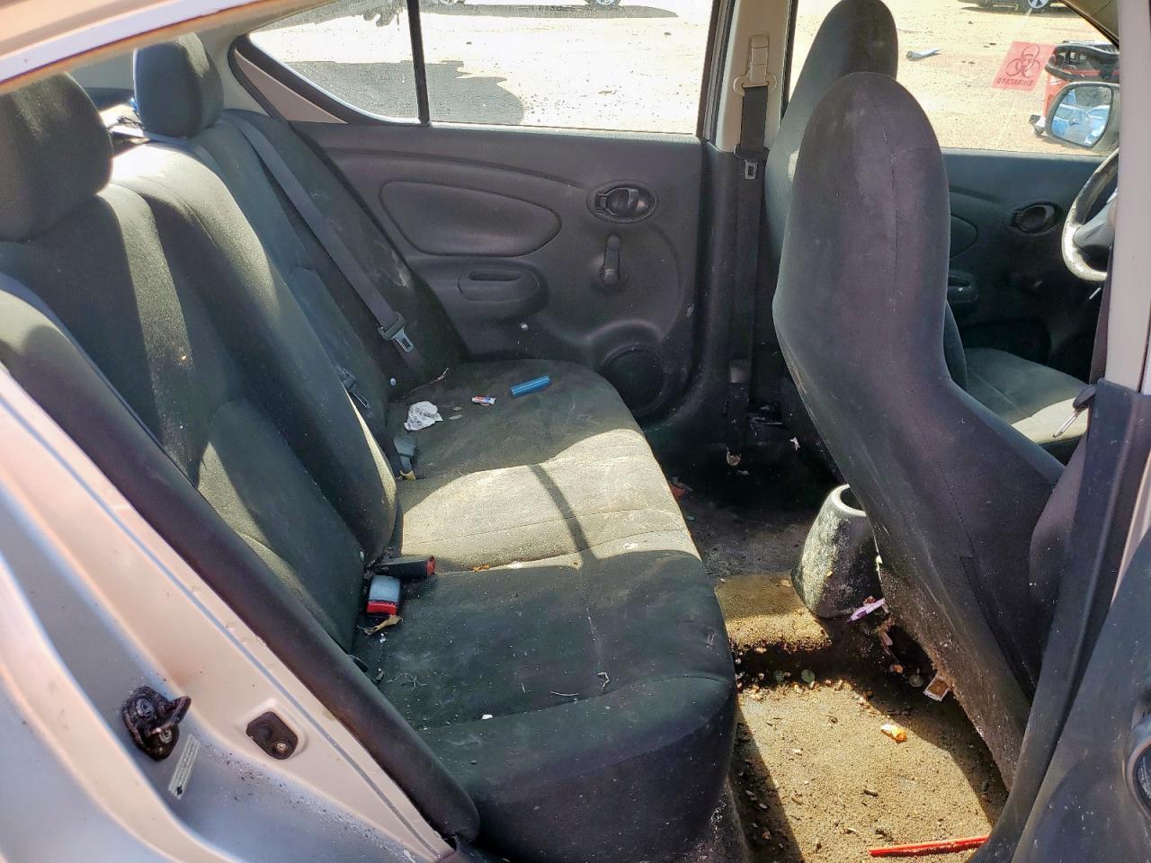 2015 NISSAN VERSA