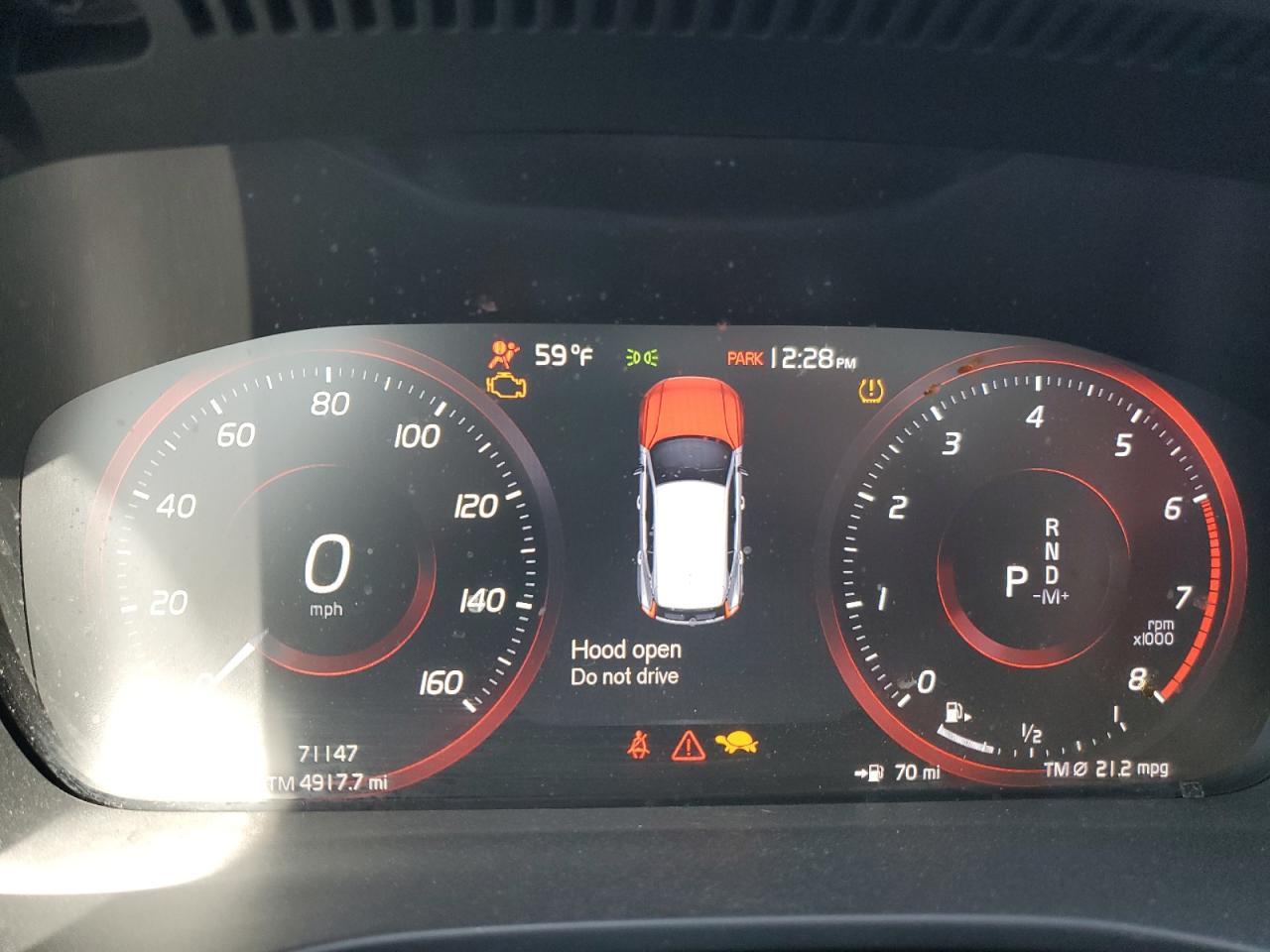 2019 VOLVO XC40