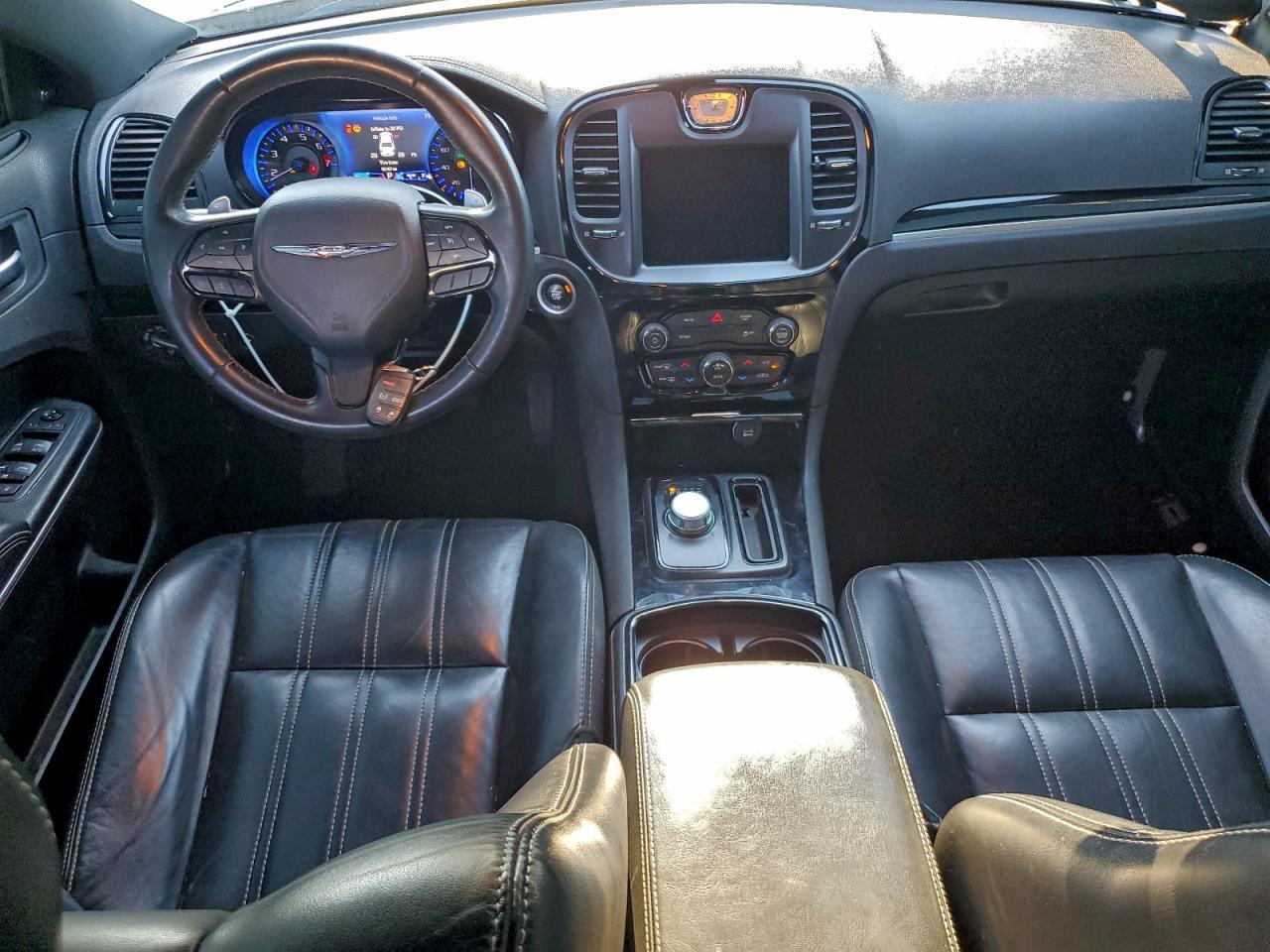 2019 CHRYSLER 300