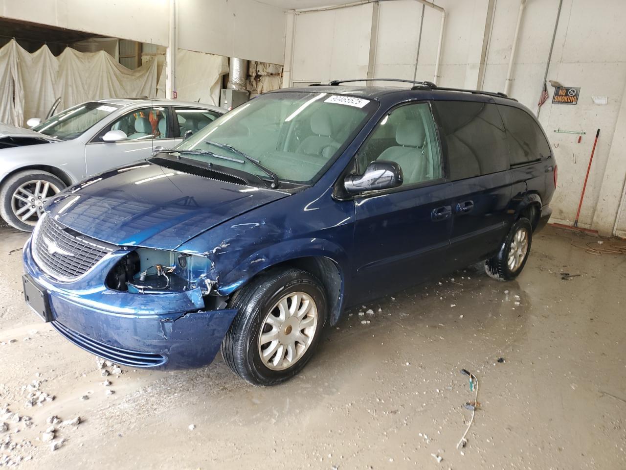 2002 CHRYSLER Town & Country