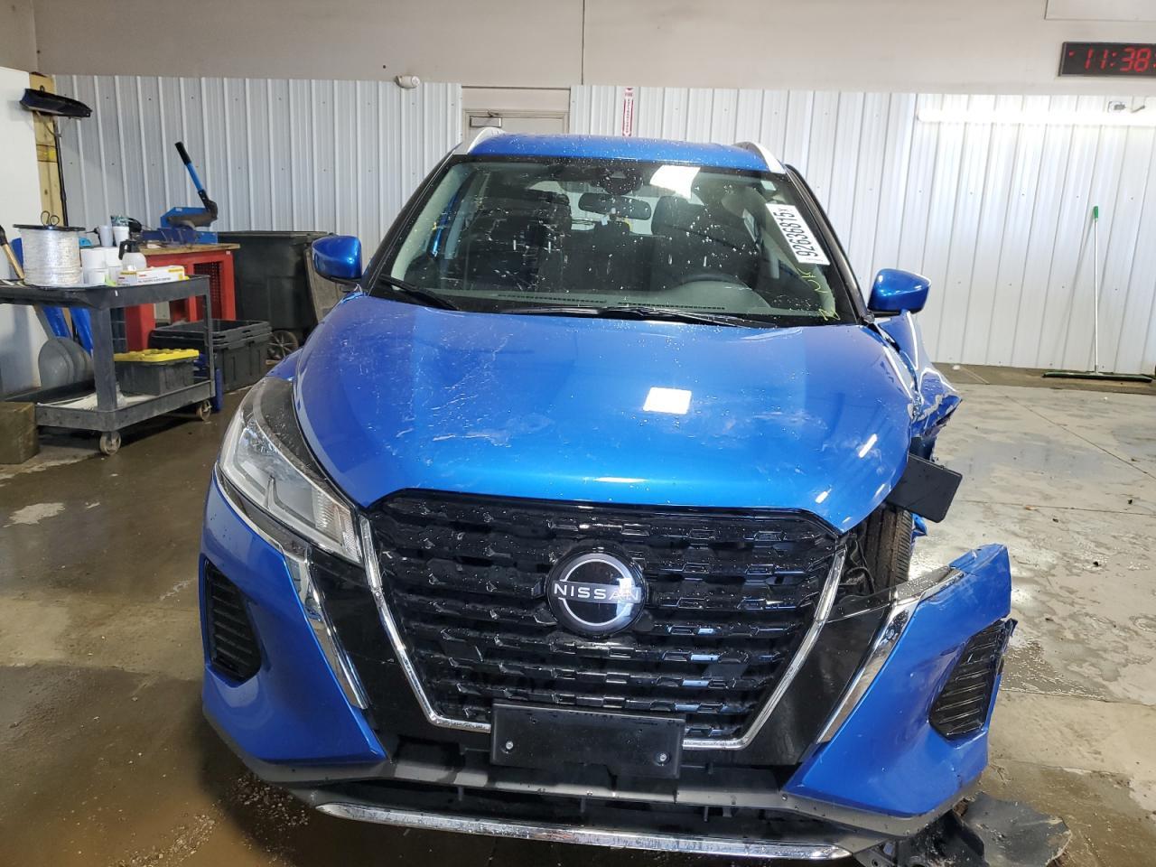 2024 NISSAN KICKS