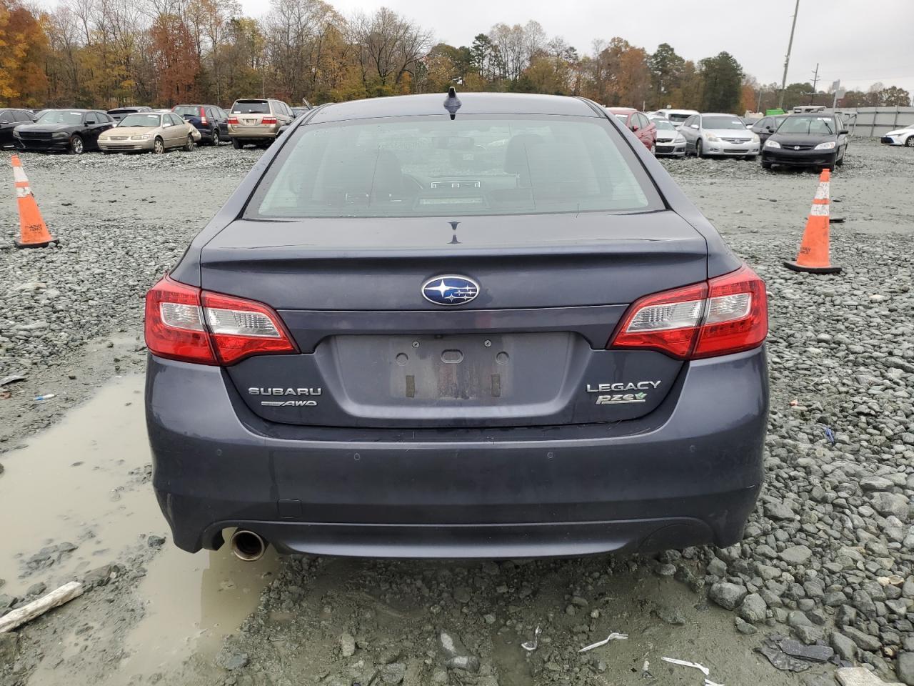 2017 SUBARU Legacy