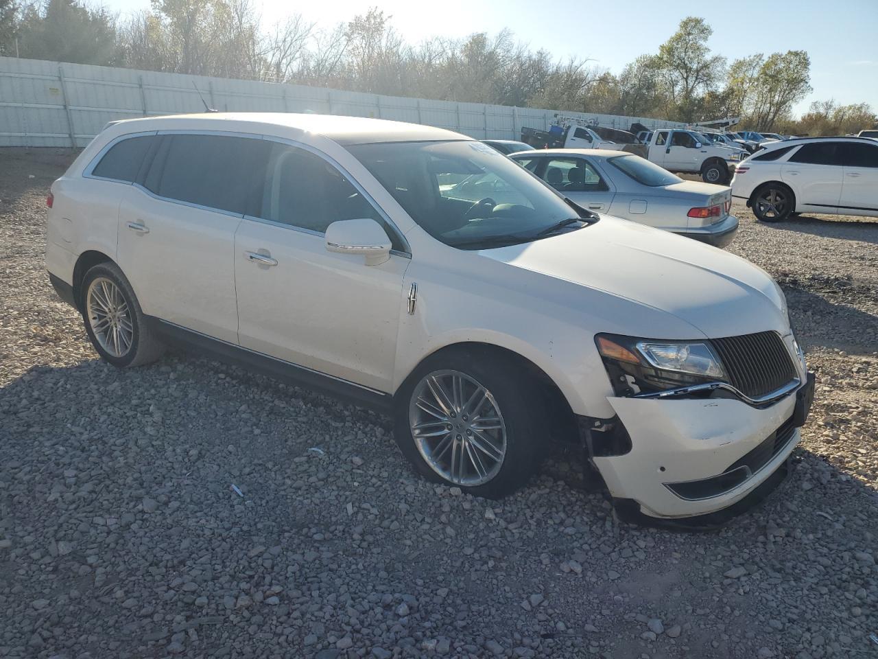 2014 LINCOLN MKT