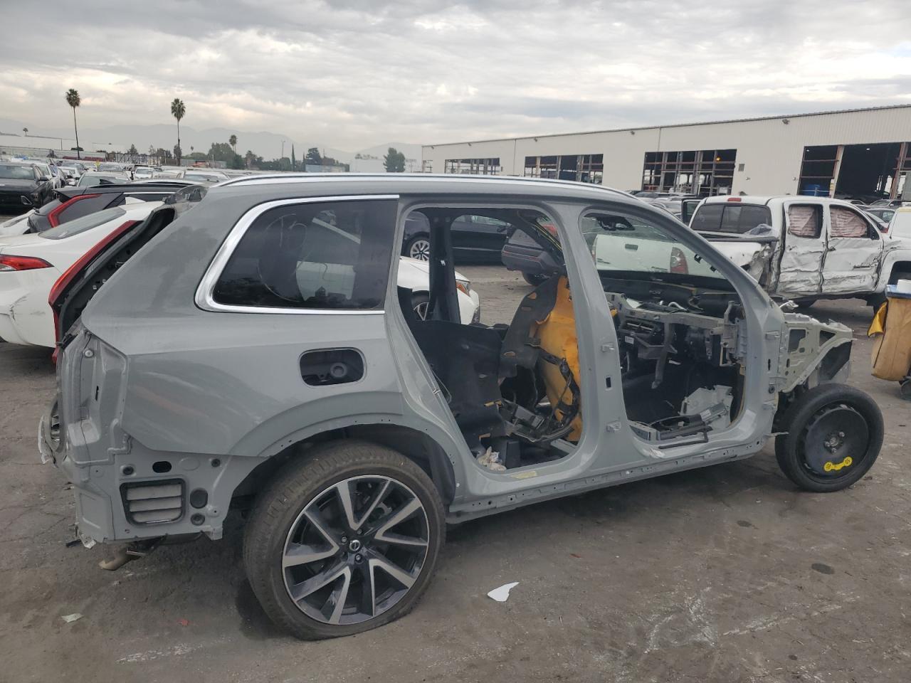 2024 VOLVO XC90