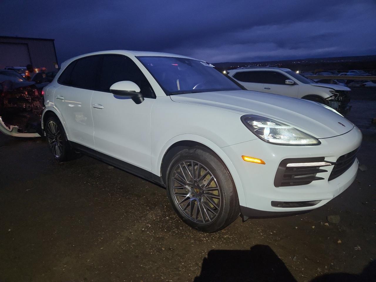 2022 PORSCHE CAYENNE