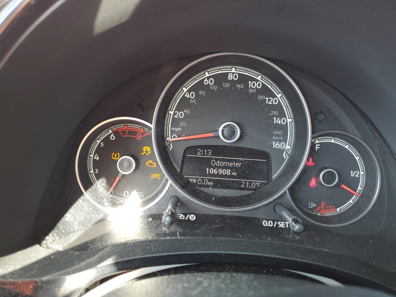 2018 VOLKSWAGEN Beetle