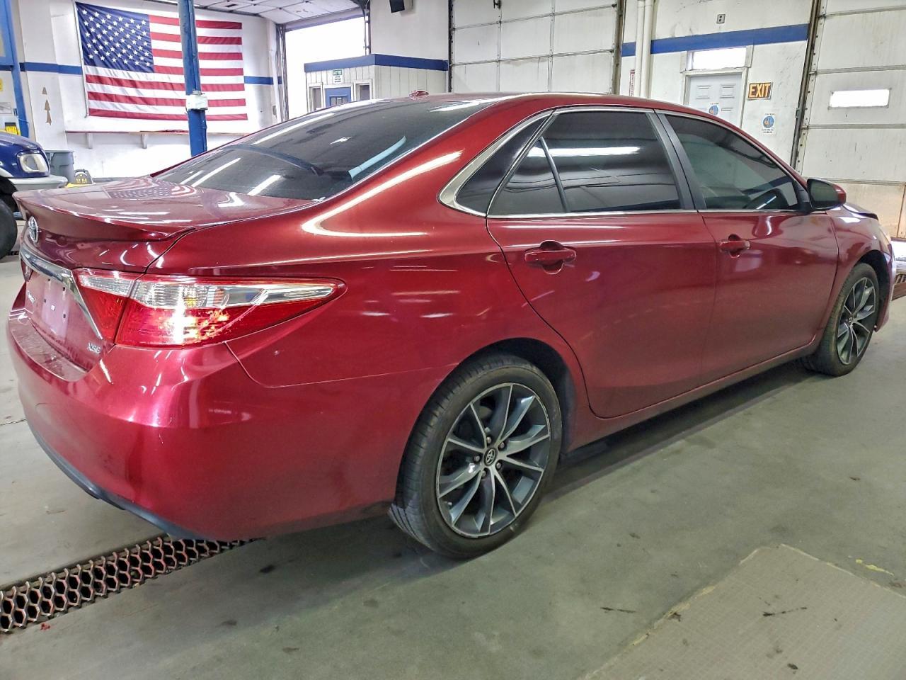 2016 TOYOTA CAMRY