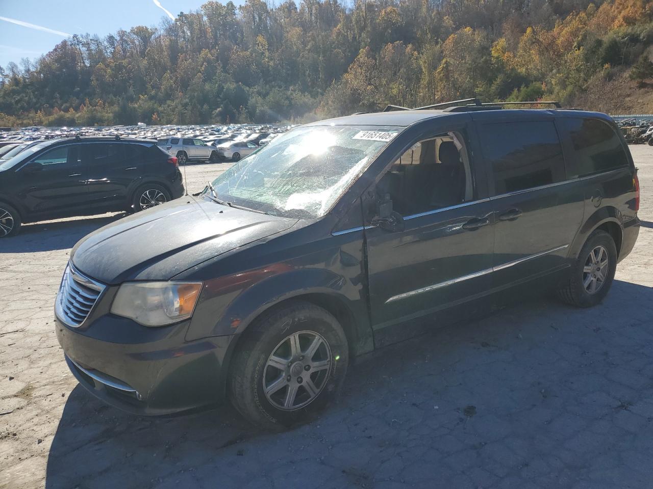 2012 CHRYSLER Town & Country
