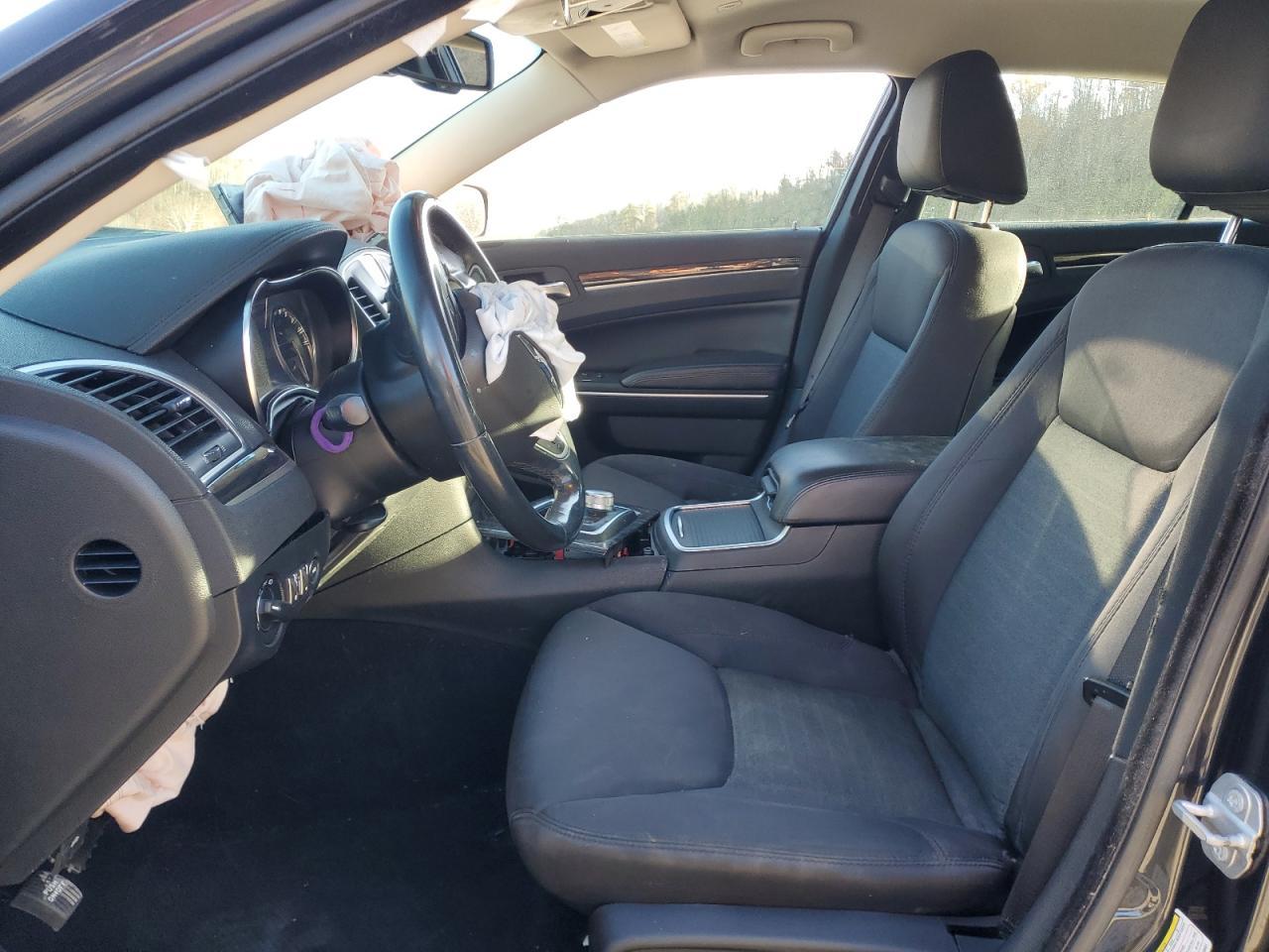 2019 CHRYSLER 300