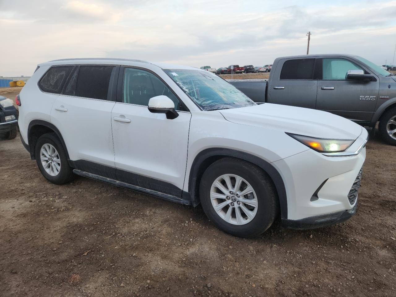 2024 TOYOTA HIGHLANDER