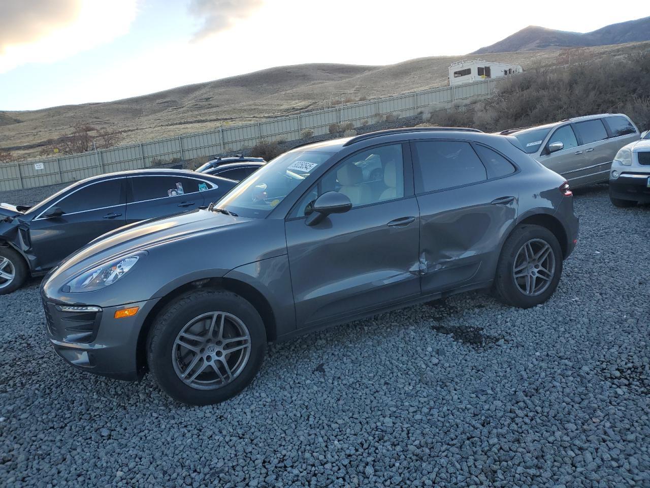 2018 PORSCHE Macan