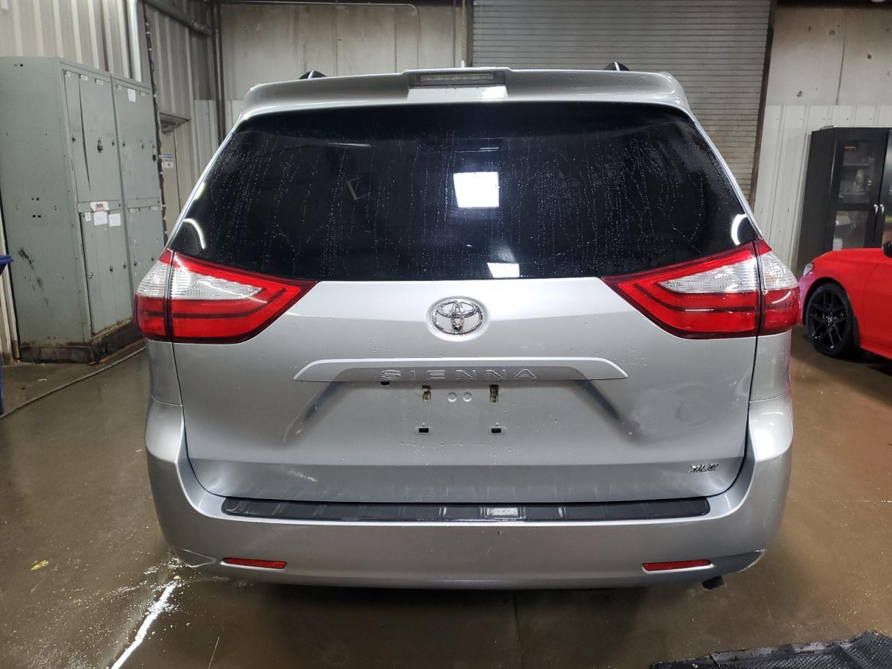 2019 TOYOTA SIENNA