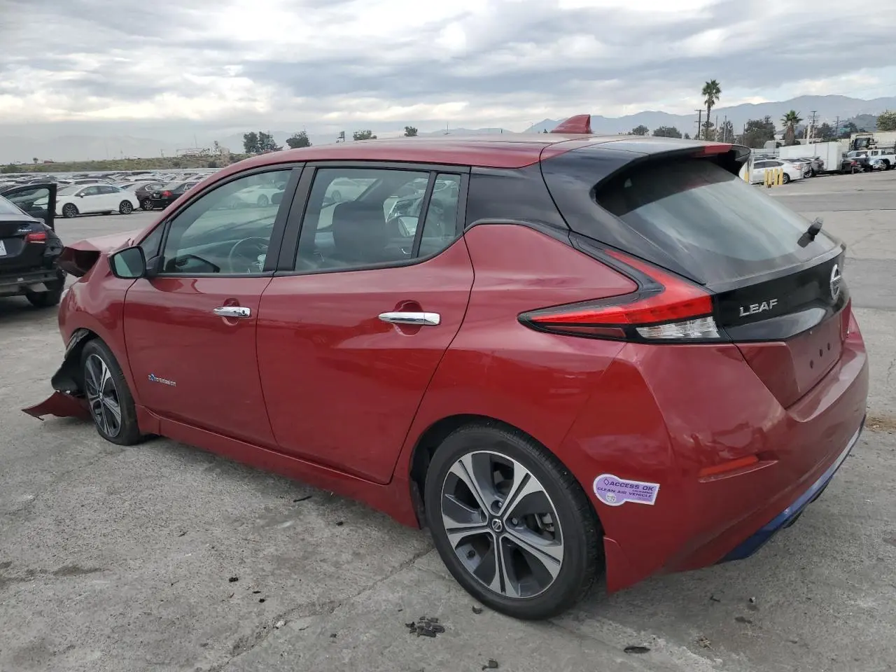 2018 NISSAN LEAF