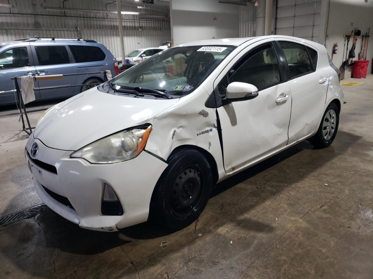 2013 TOYOTA Prius c
