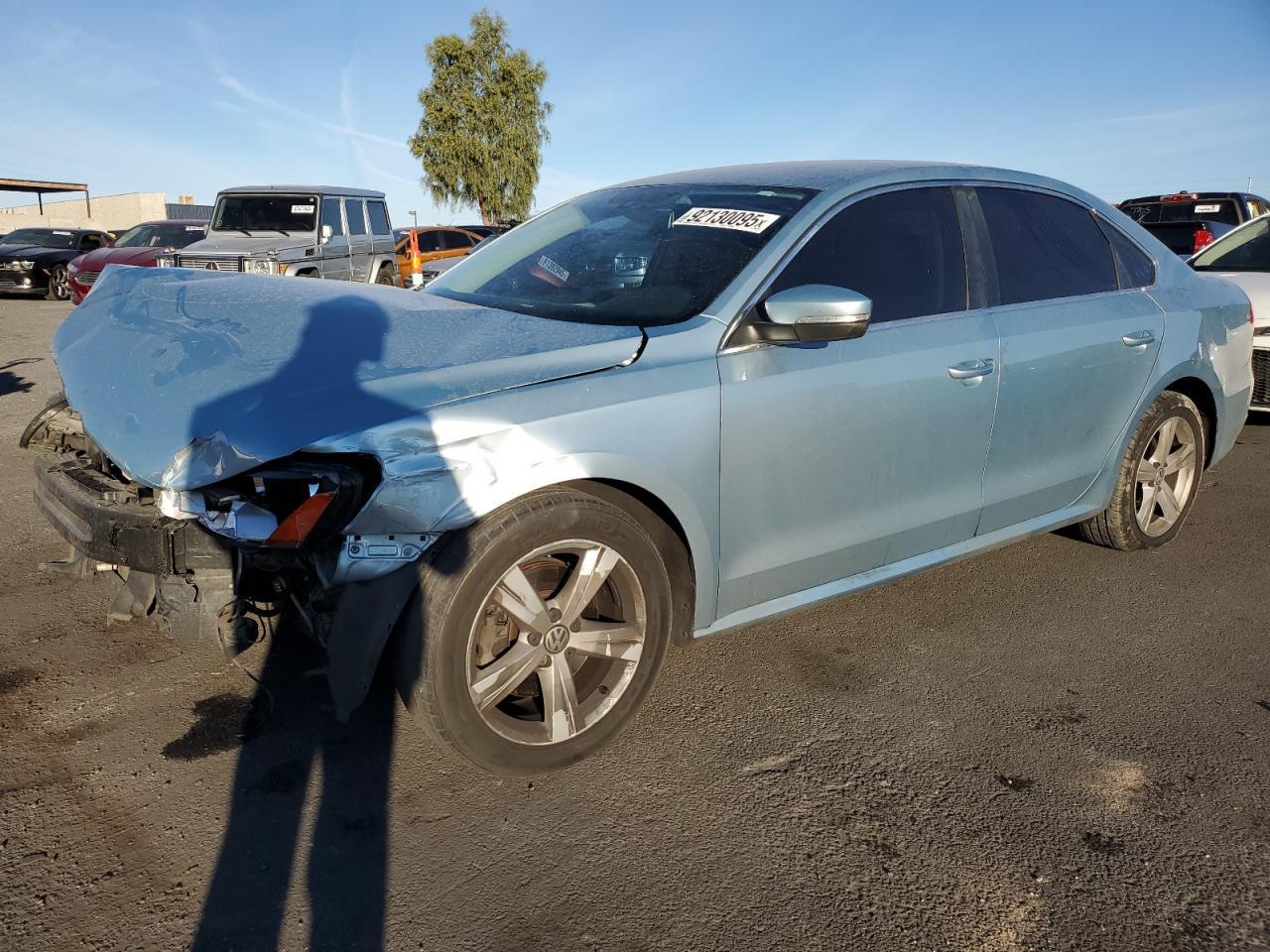 2013 VOLKSWAGEN Passat