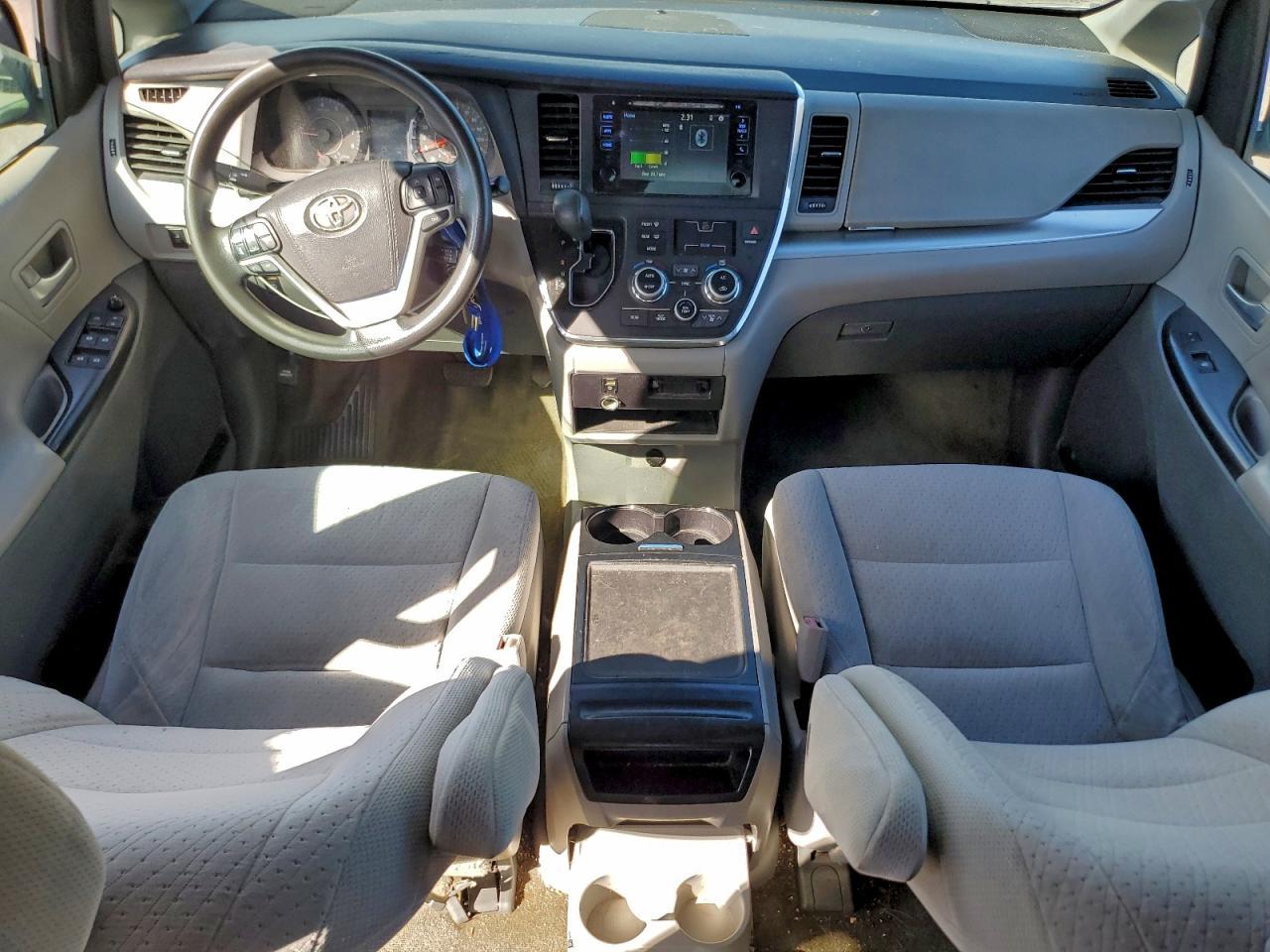2015 TOYOTA SIENNA