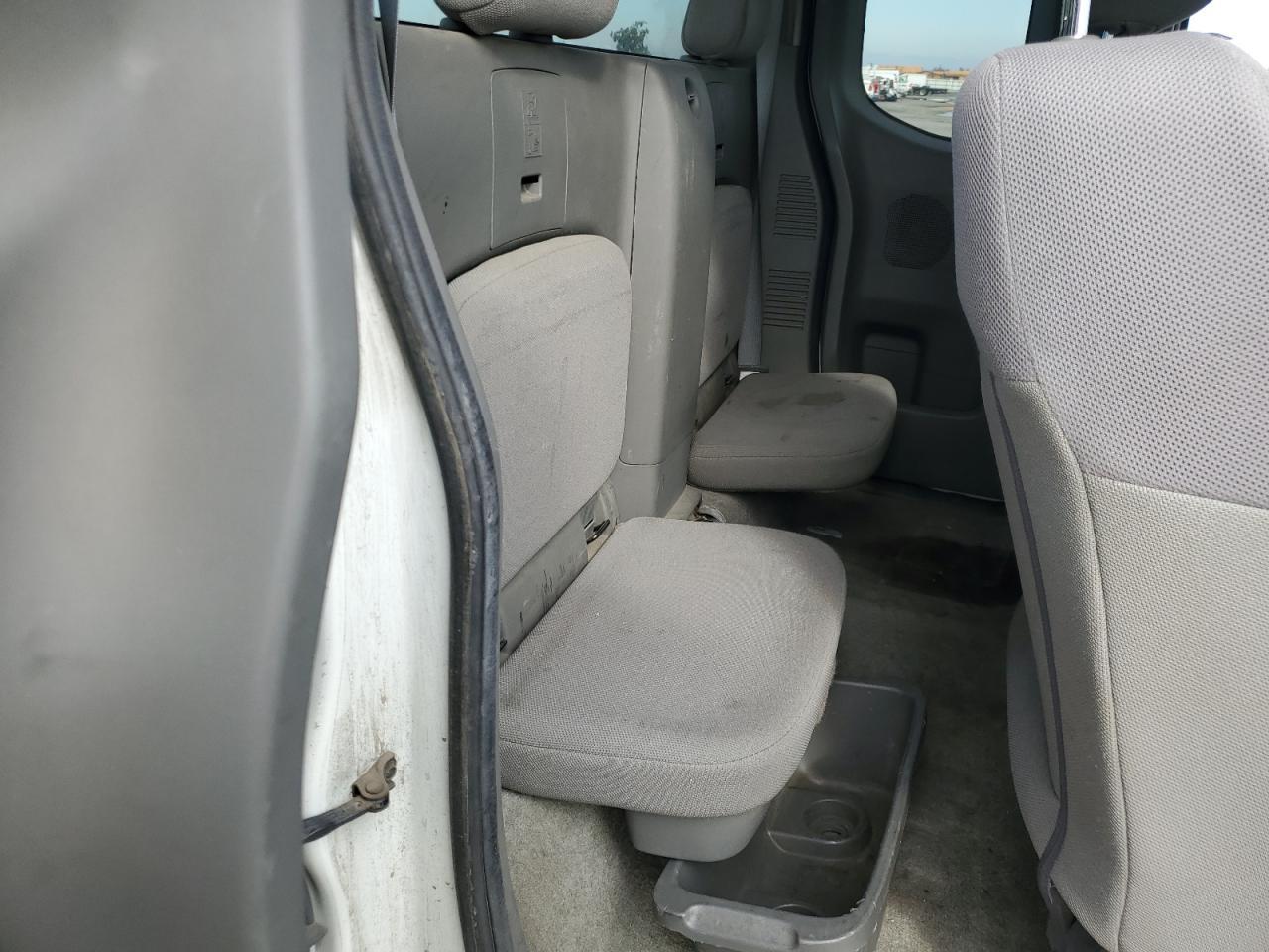 2015 NISSAN Frontier
