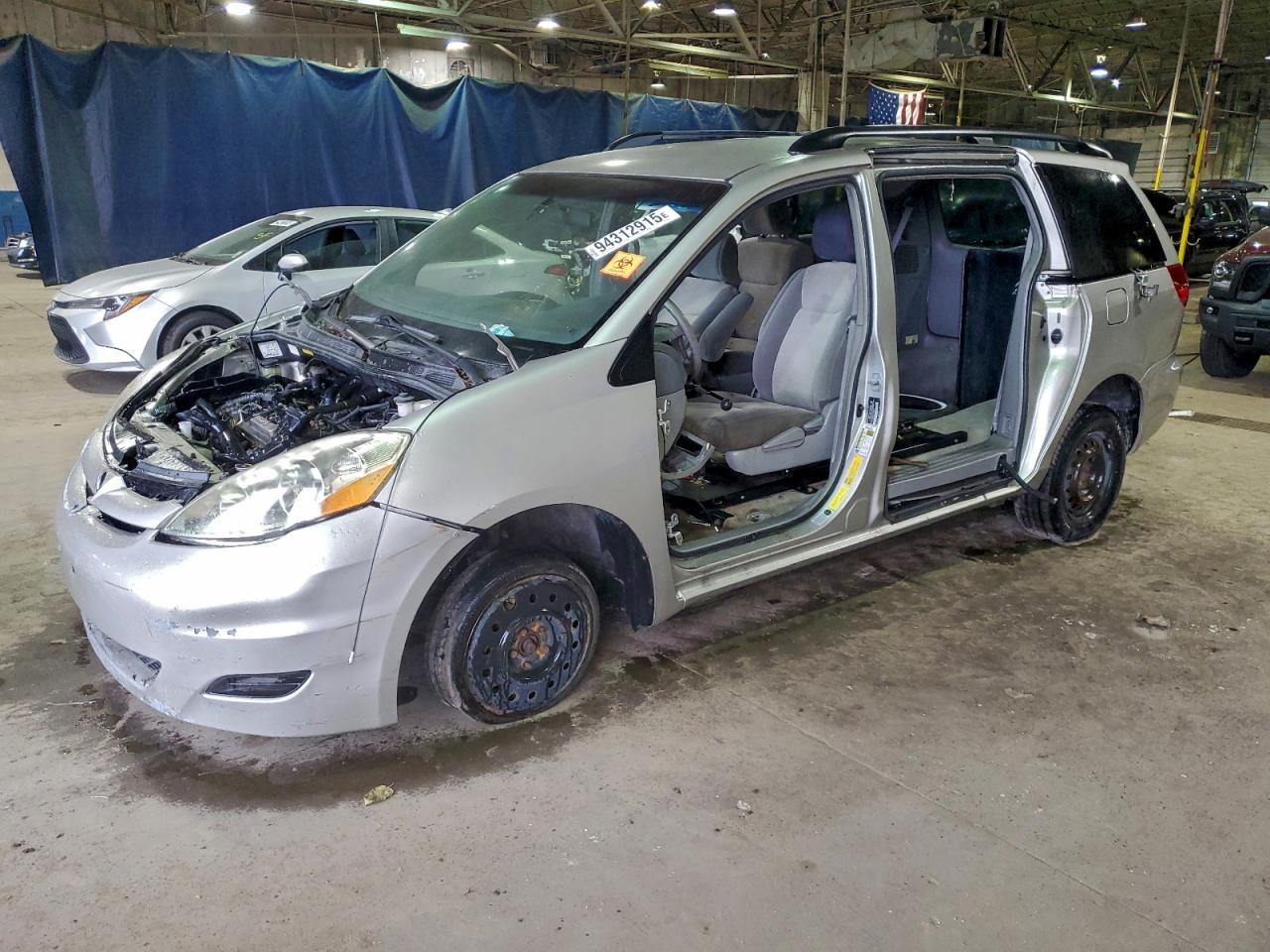 2010 TOYOTA SIENNA