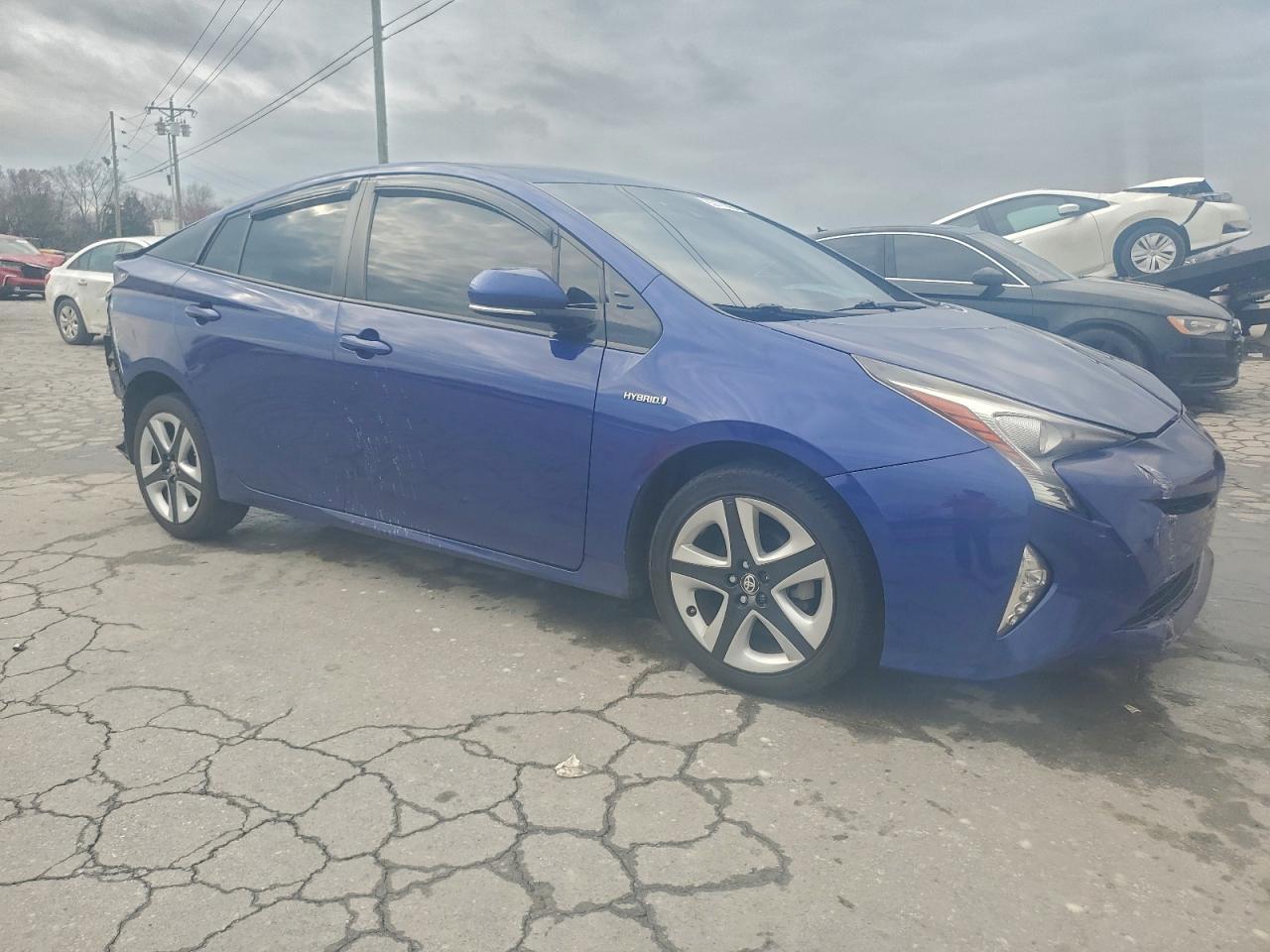 2016 TOYOTA PRIUS