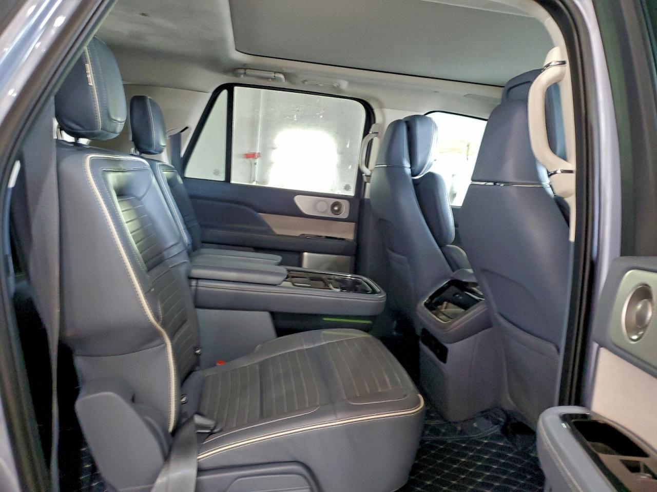 2023 LINCOLN Navigator