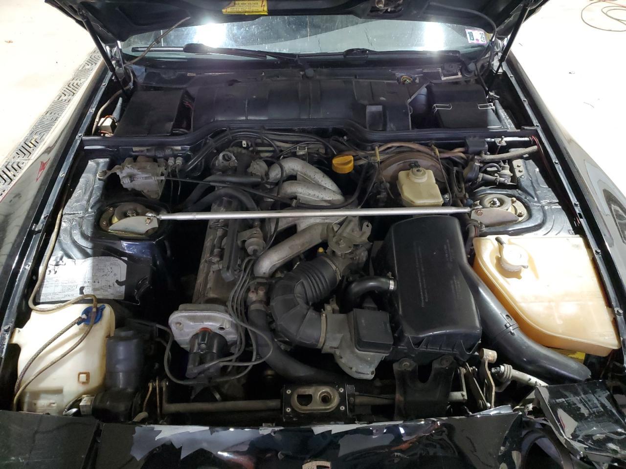 1985 PORSCHE 944