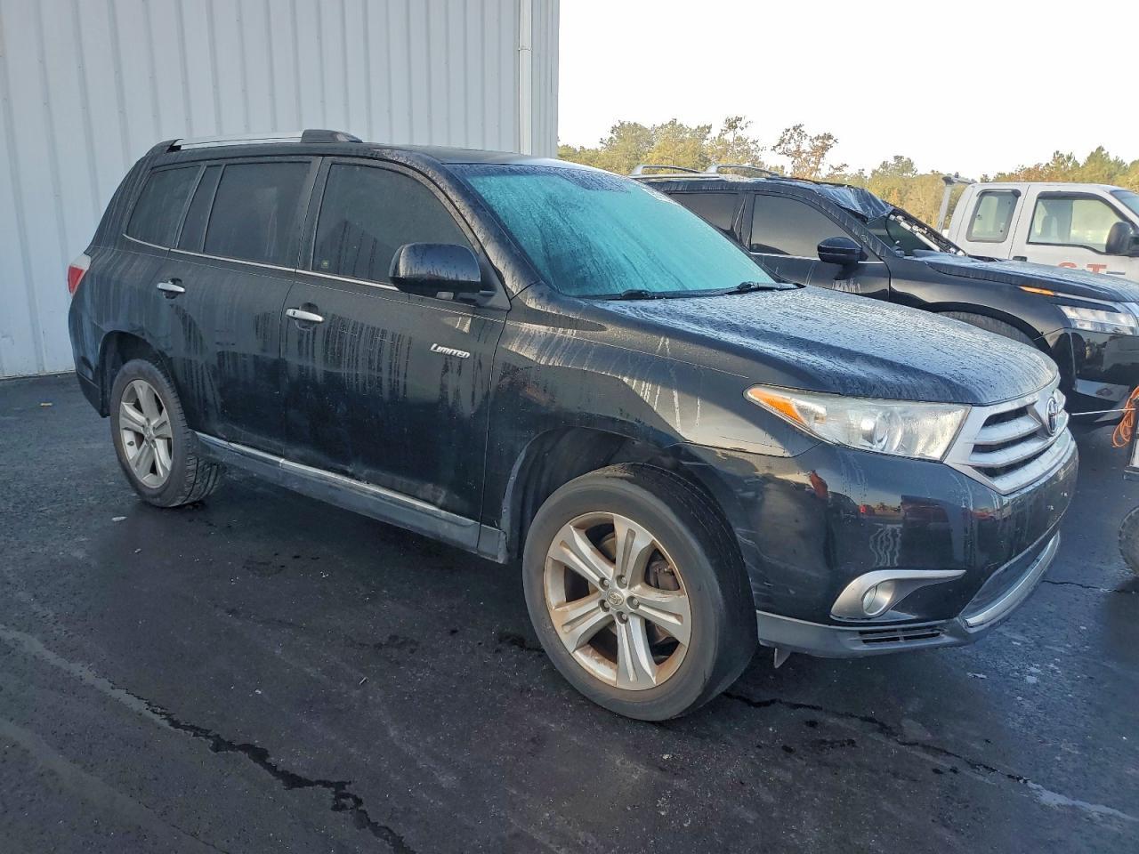 2013 TOYOTA HIGHLANDER