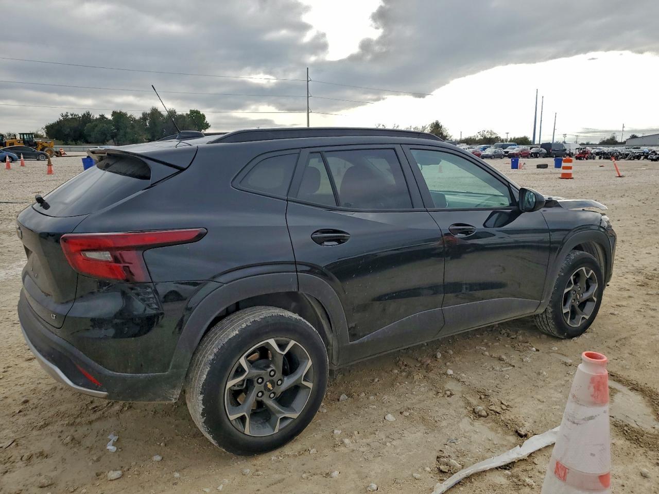 2025 CHEVROLET TRAX