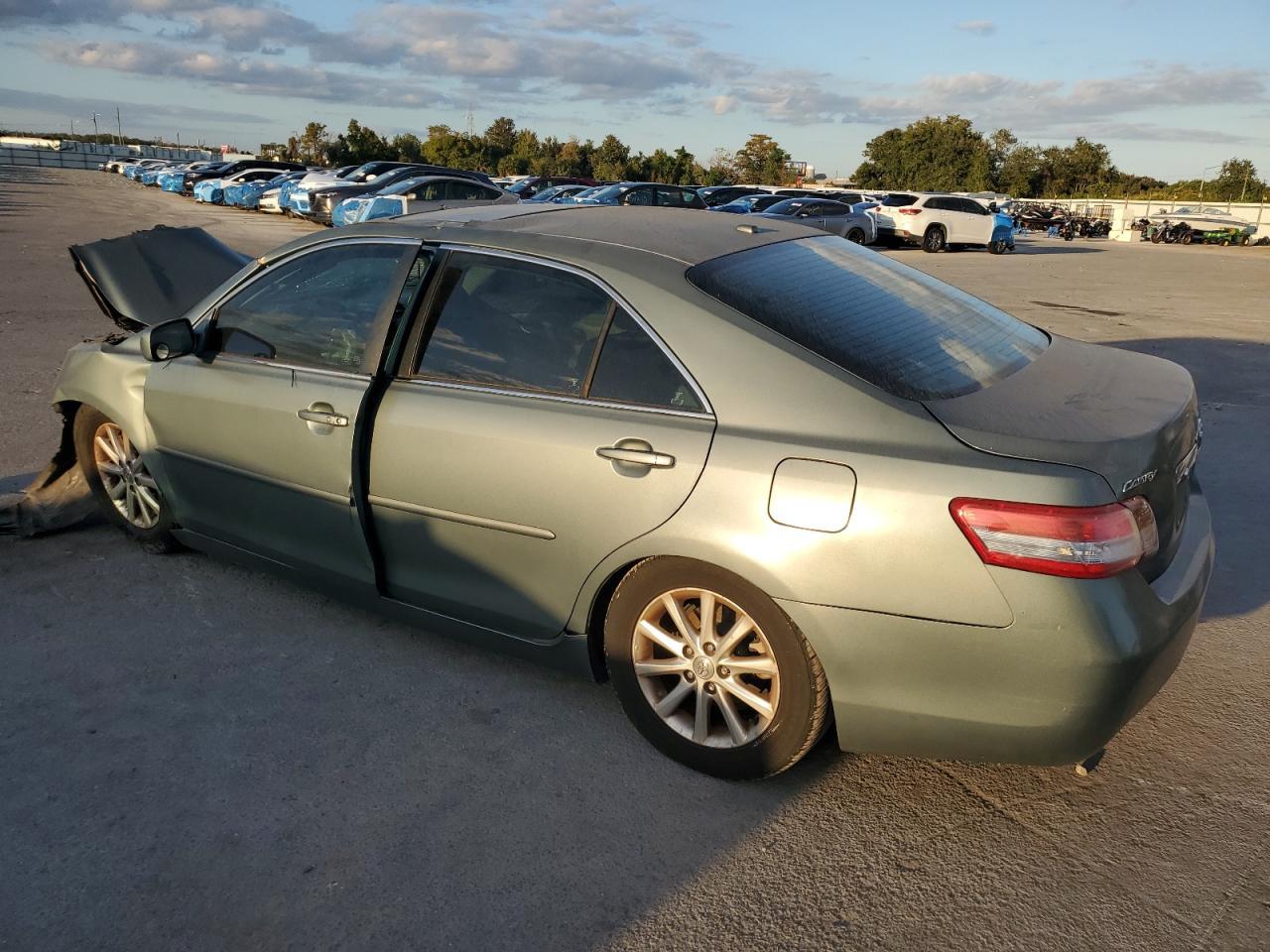 2011 TOYOTA CAMRY