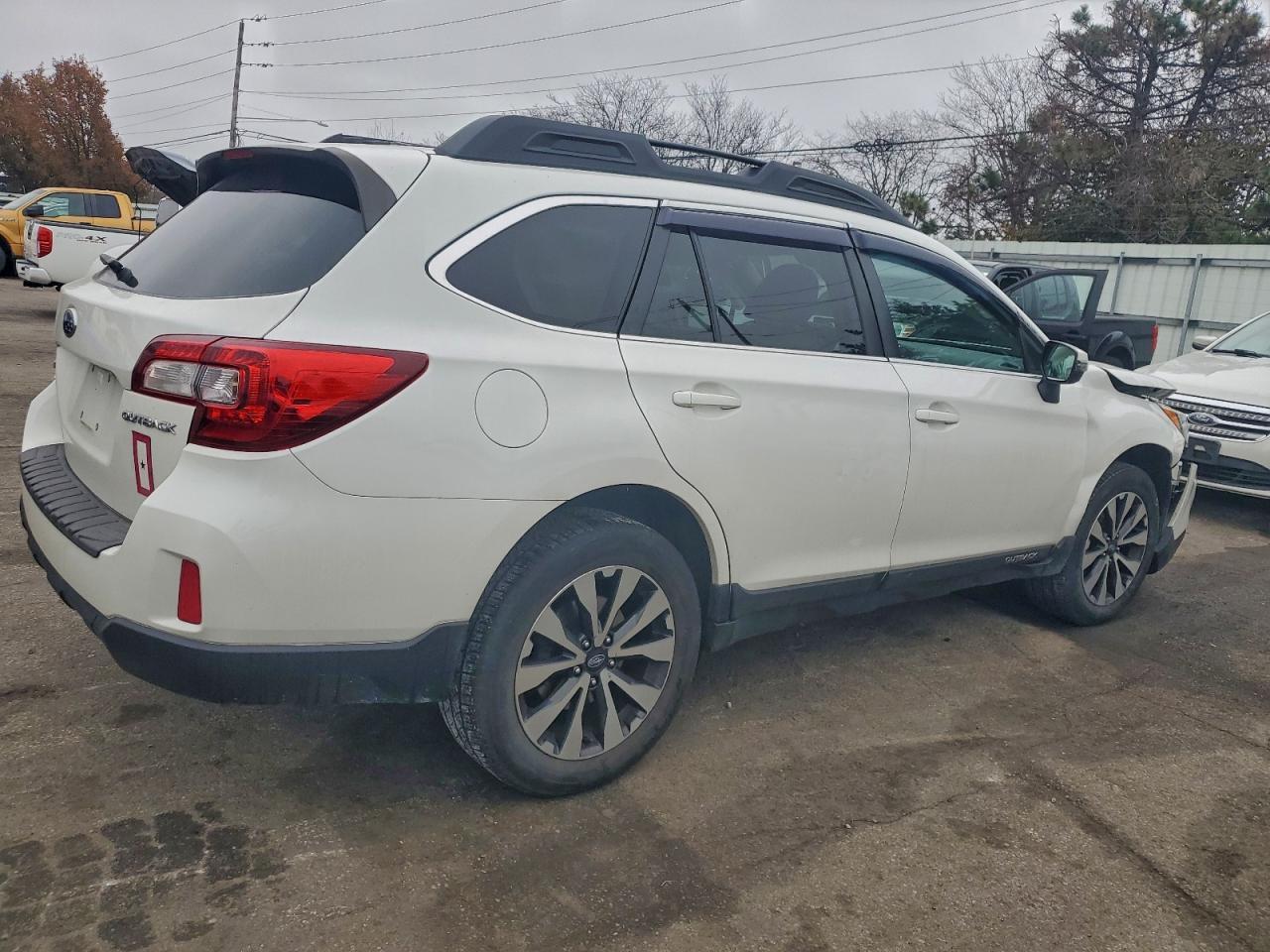 2015 SUBARU Outback