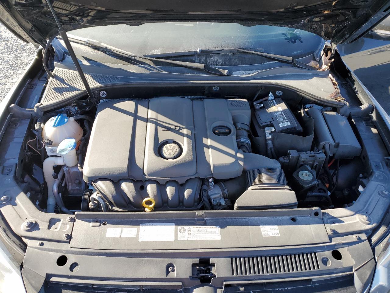 2014 VOLKSWAGEN Passat