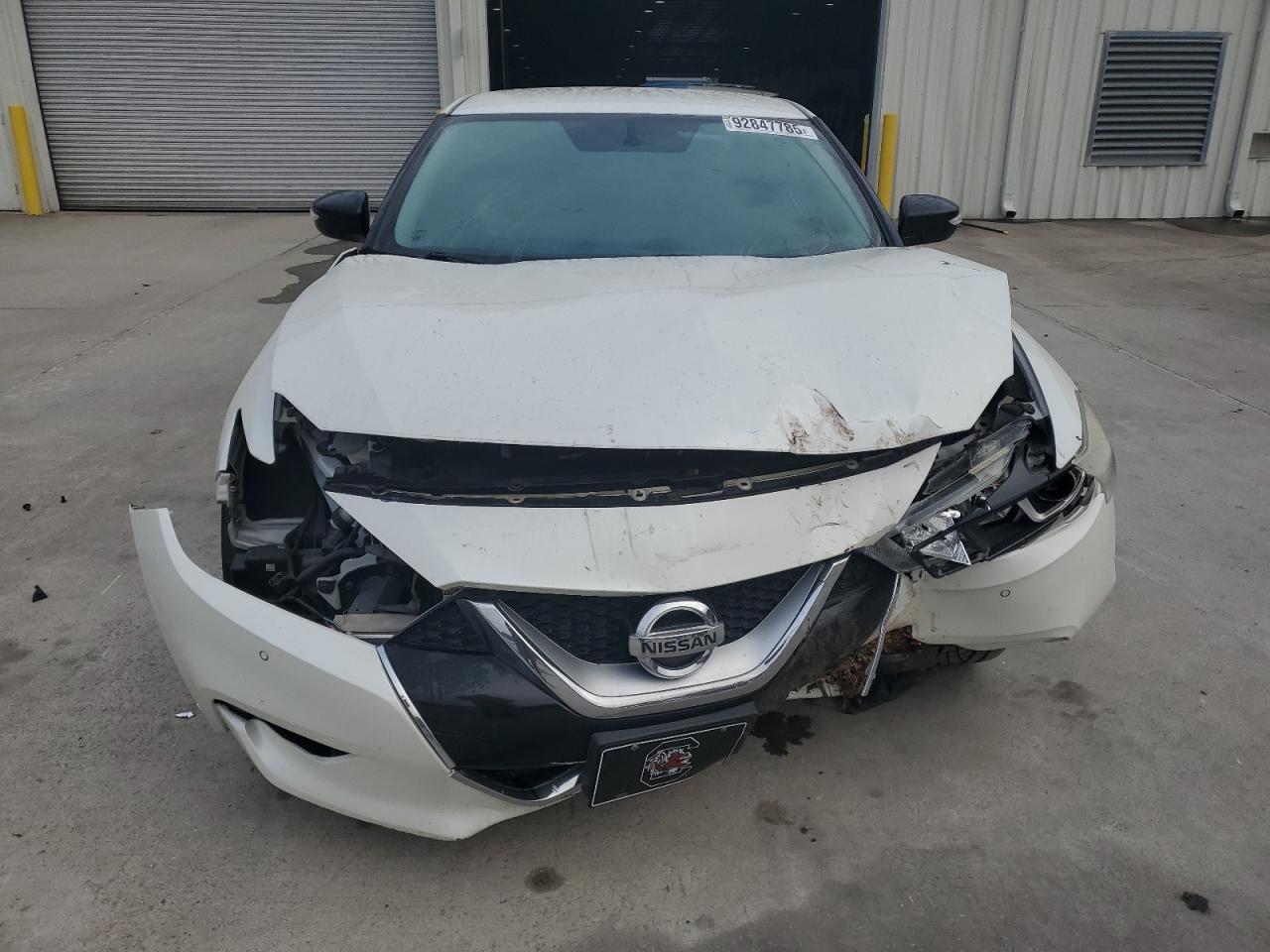 2016 NISSAN Maxima