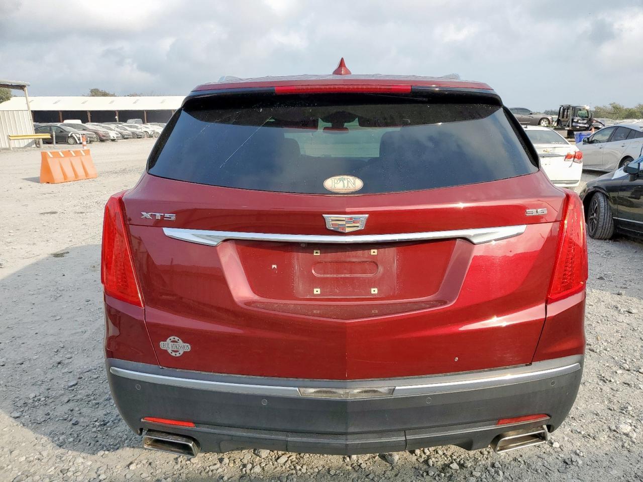 2017 CADILLAC XT5