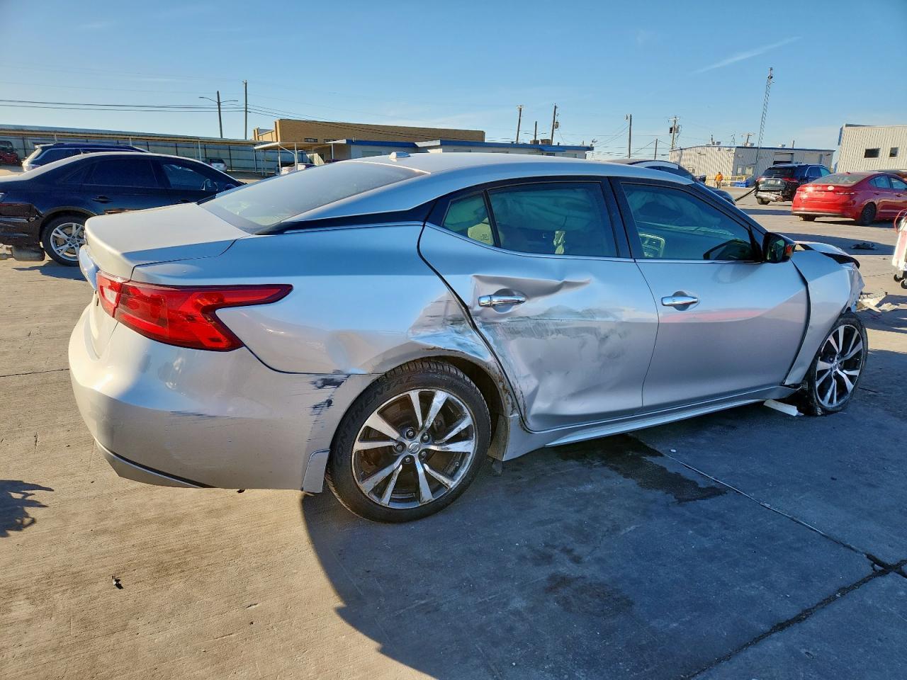 2016 NISSAN Maxima