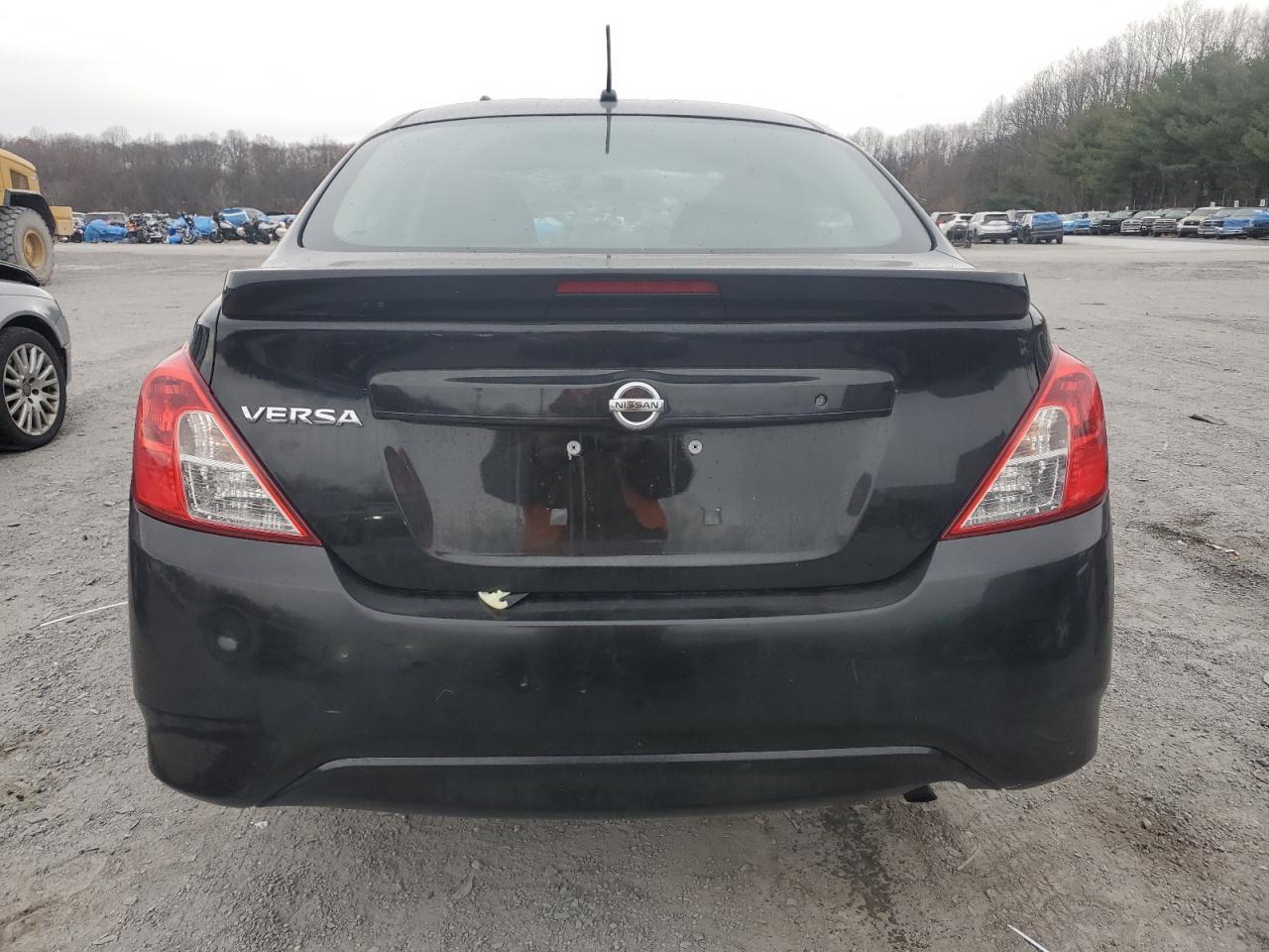 2018 NISSAN VERSA