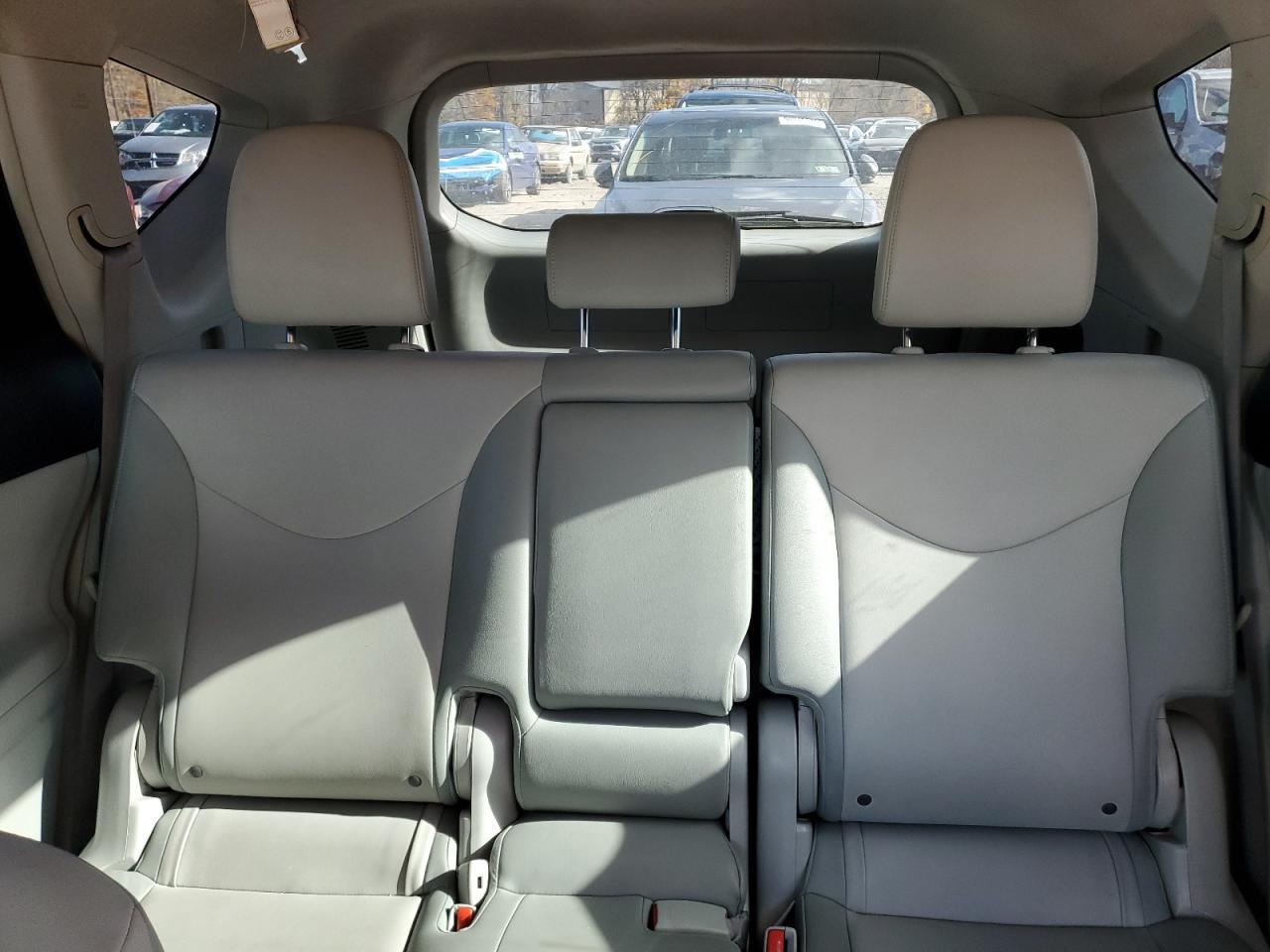 2012 TOYOTA PRIUS V