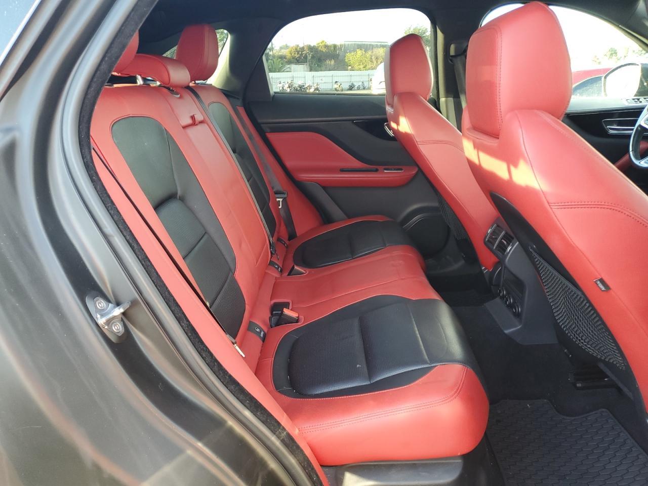 2017 JAGUAR F-Pace