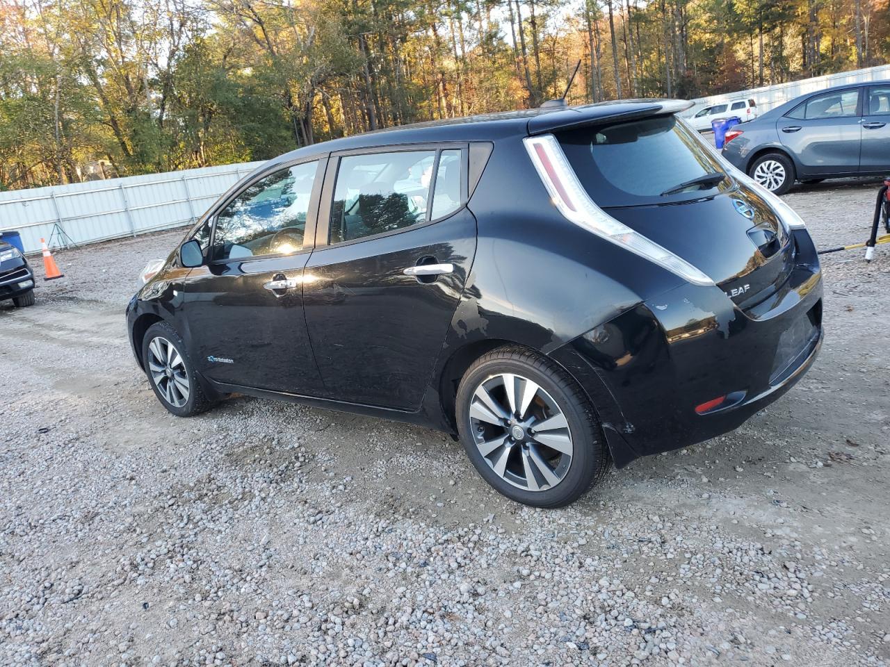 2016 NISSAN LEAF