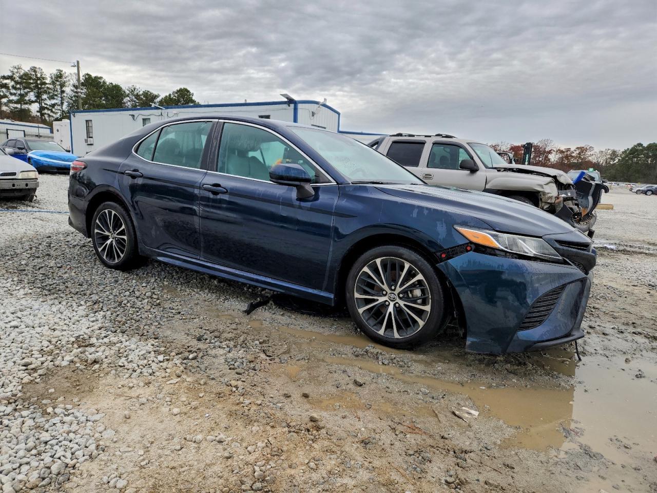 2019 TOYOTA CAMRY
