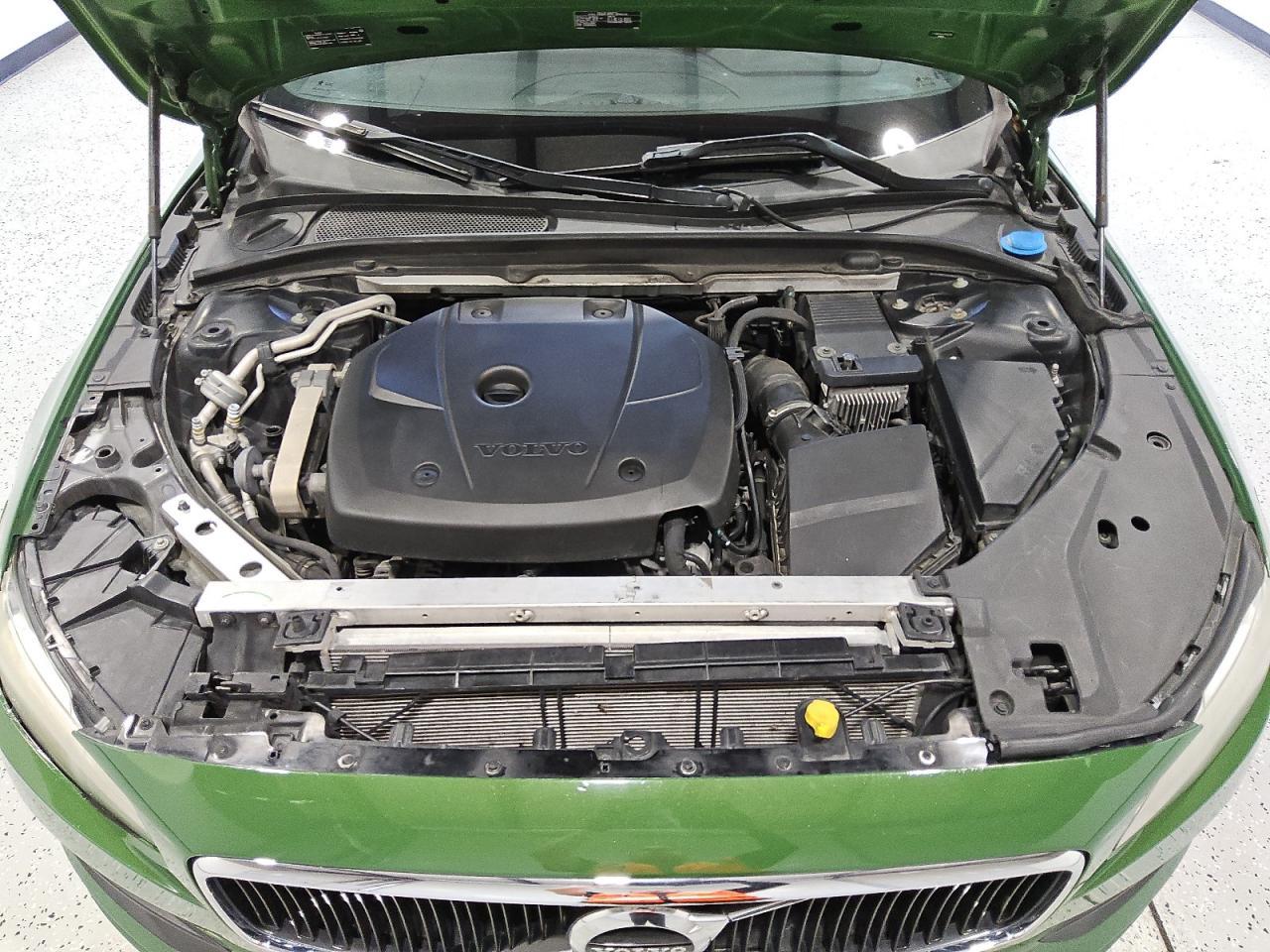 2018 VOLVO S90