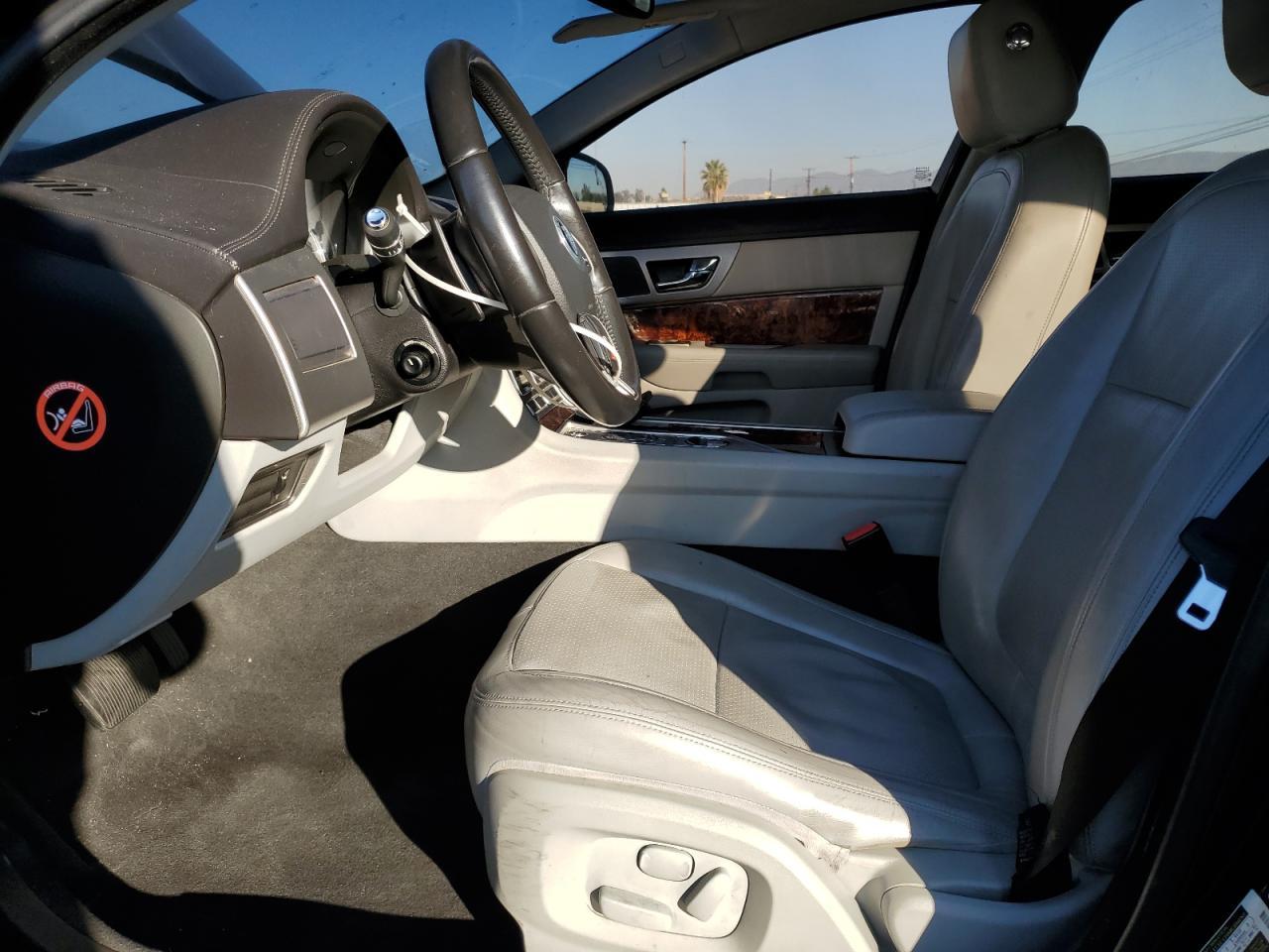 2010 JAGUAR XF