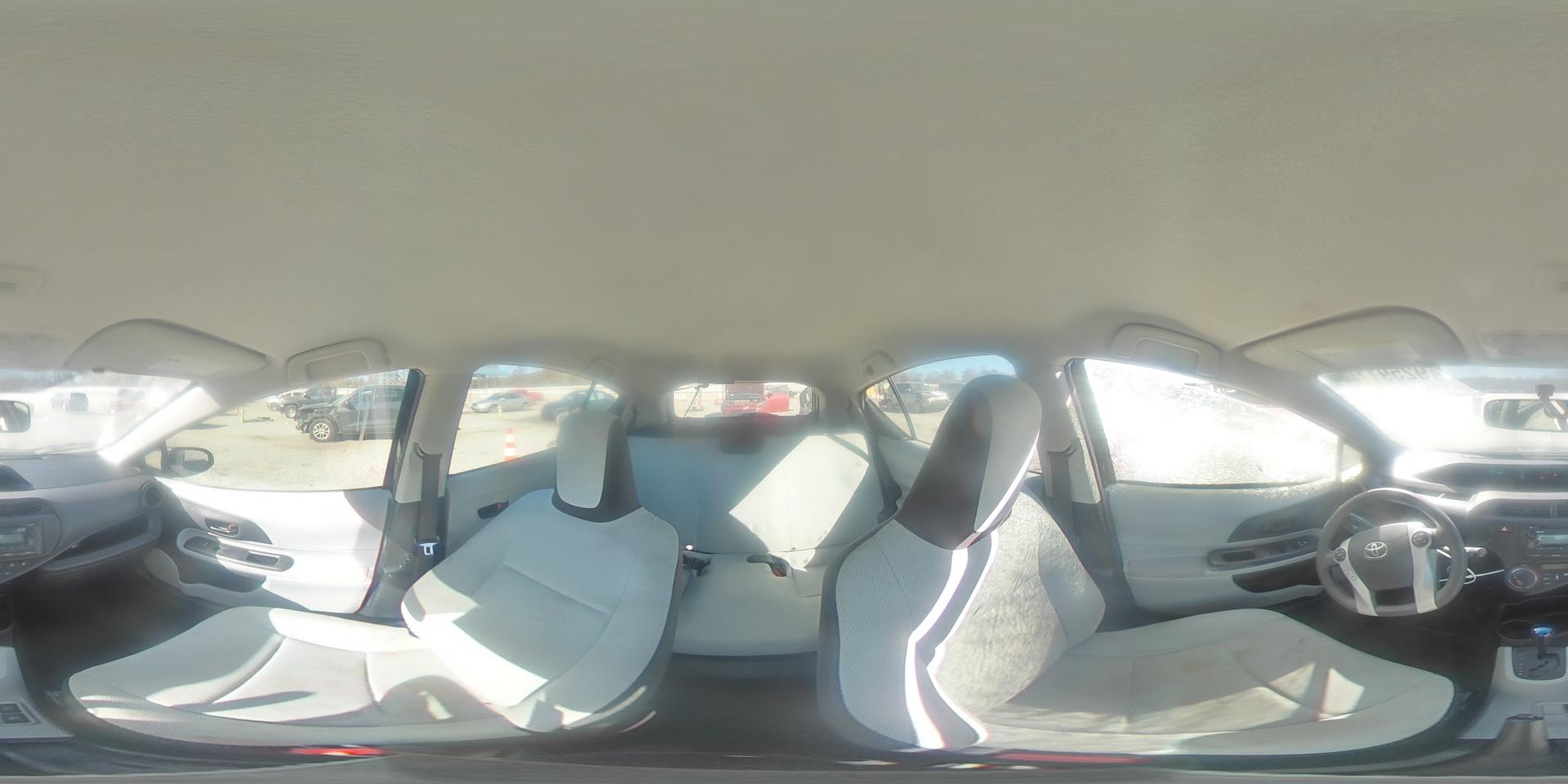 2013 TOYOTA Prius c