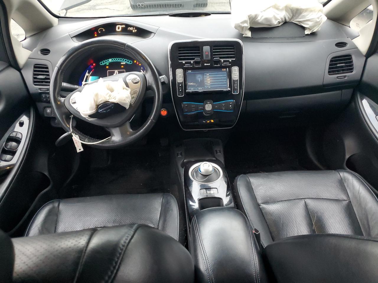 2015 NISSAN LEAF