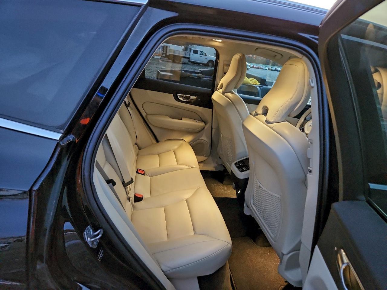 2019 VOLVO XC60
