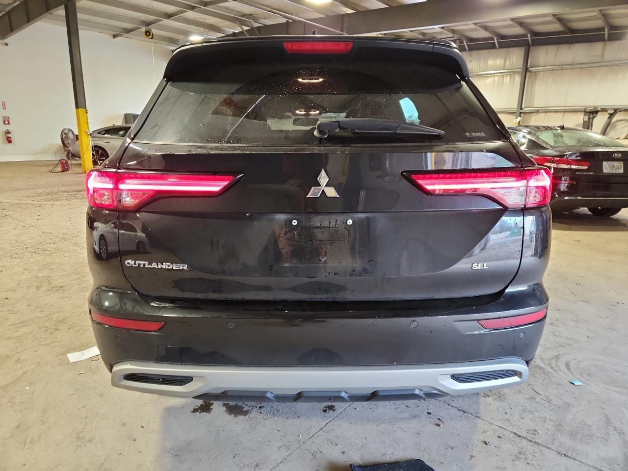 2022 MITSUBISHI outlander