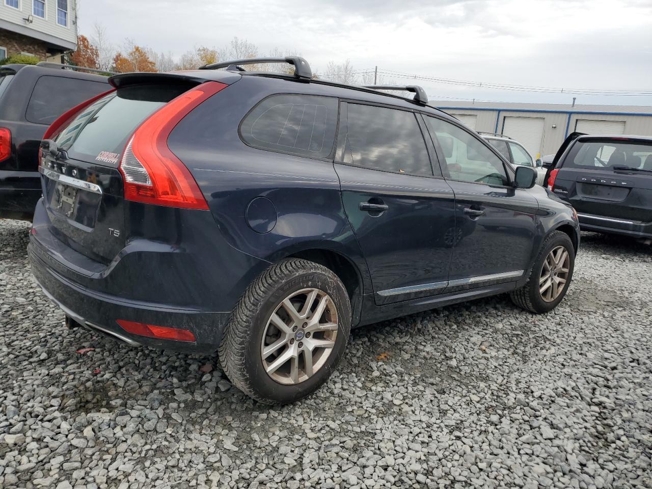 2017 VOLVO XC60