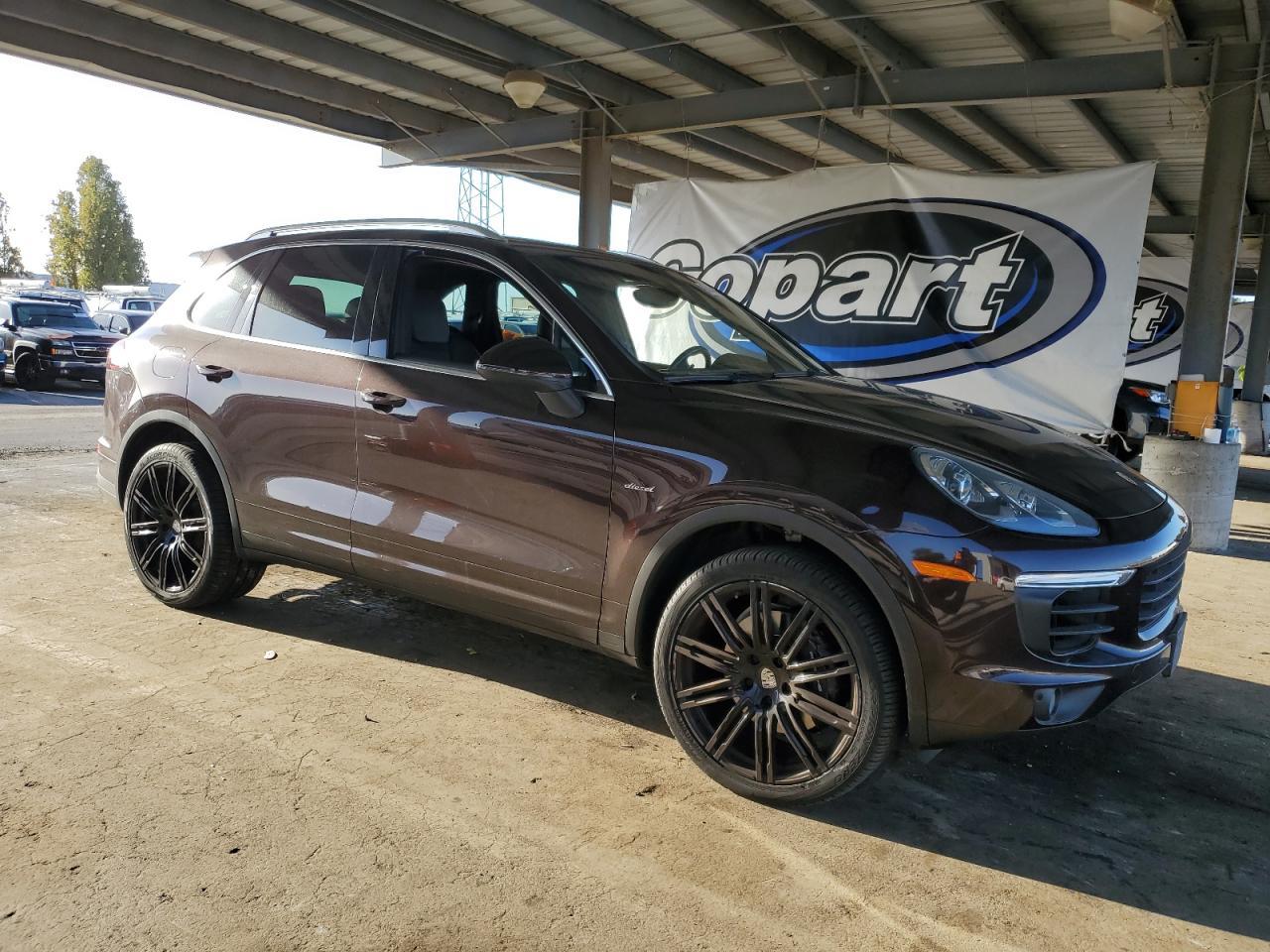 2015 PORSCHE CAYENNE